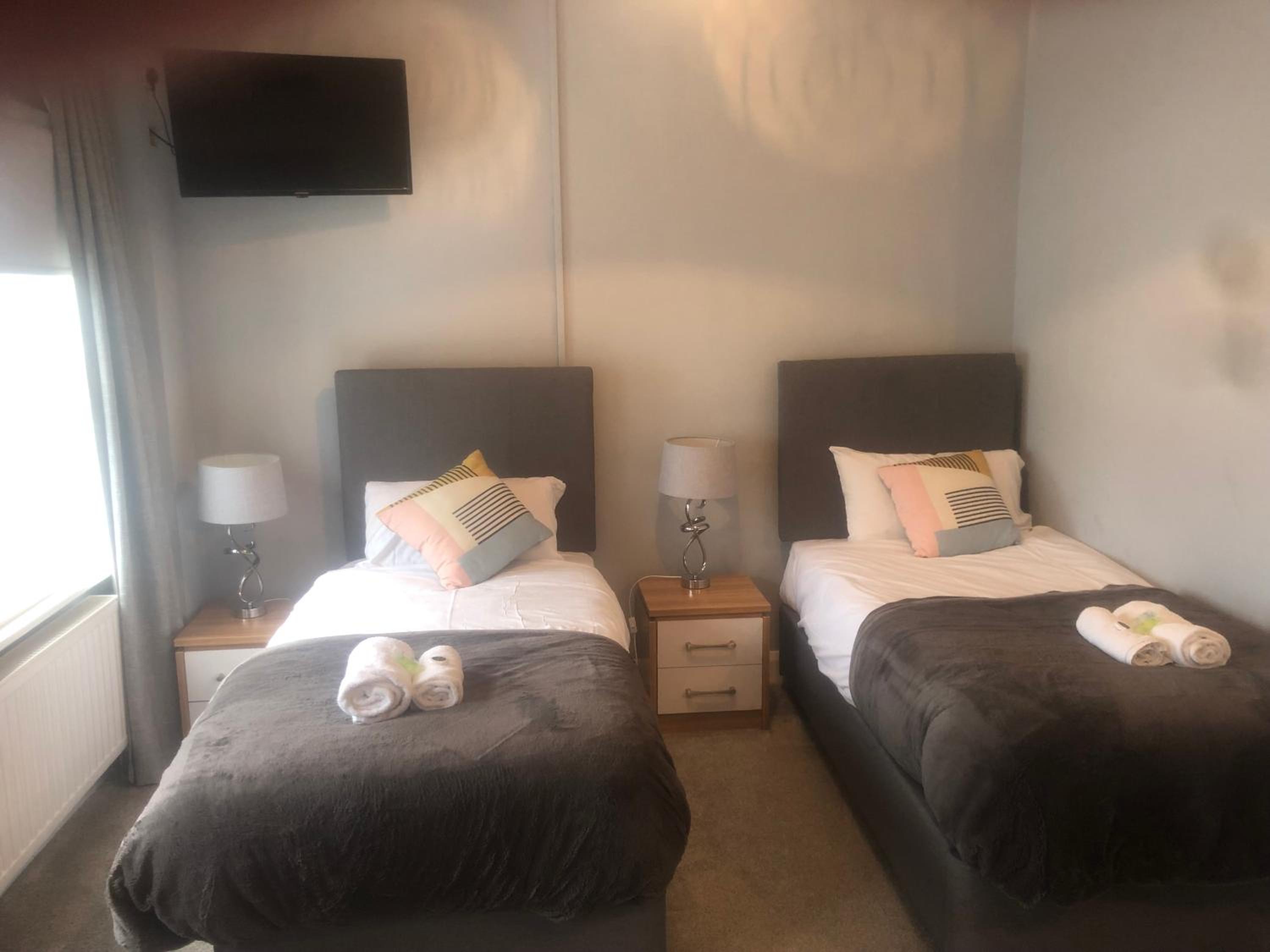 Deluxe Family Room - Photo 2