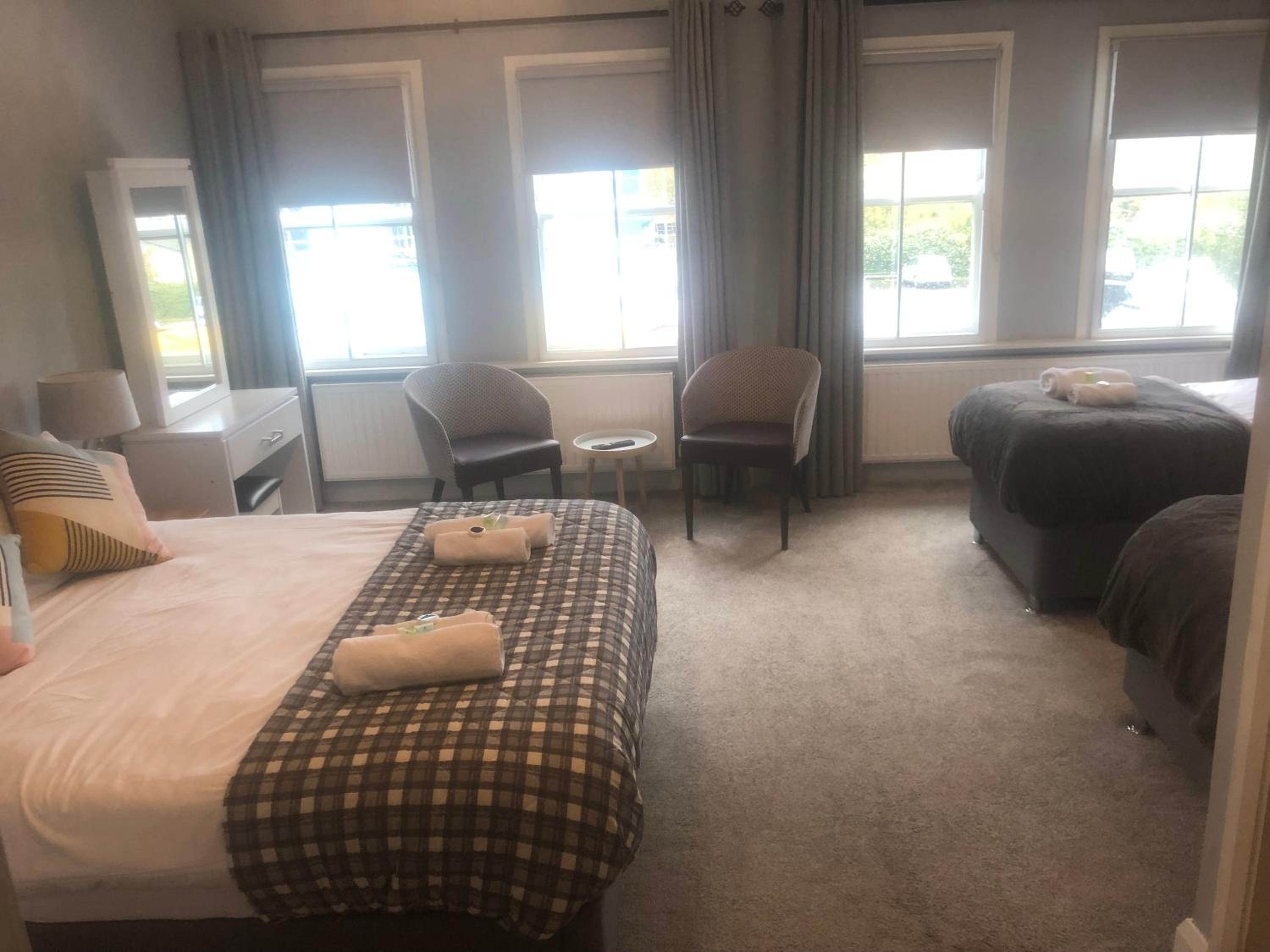 Deluxe Family Room - Photo 4