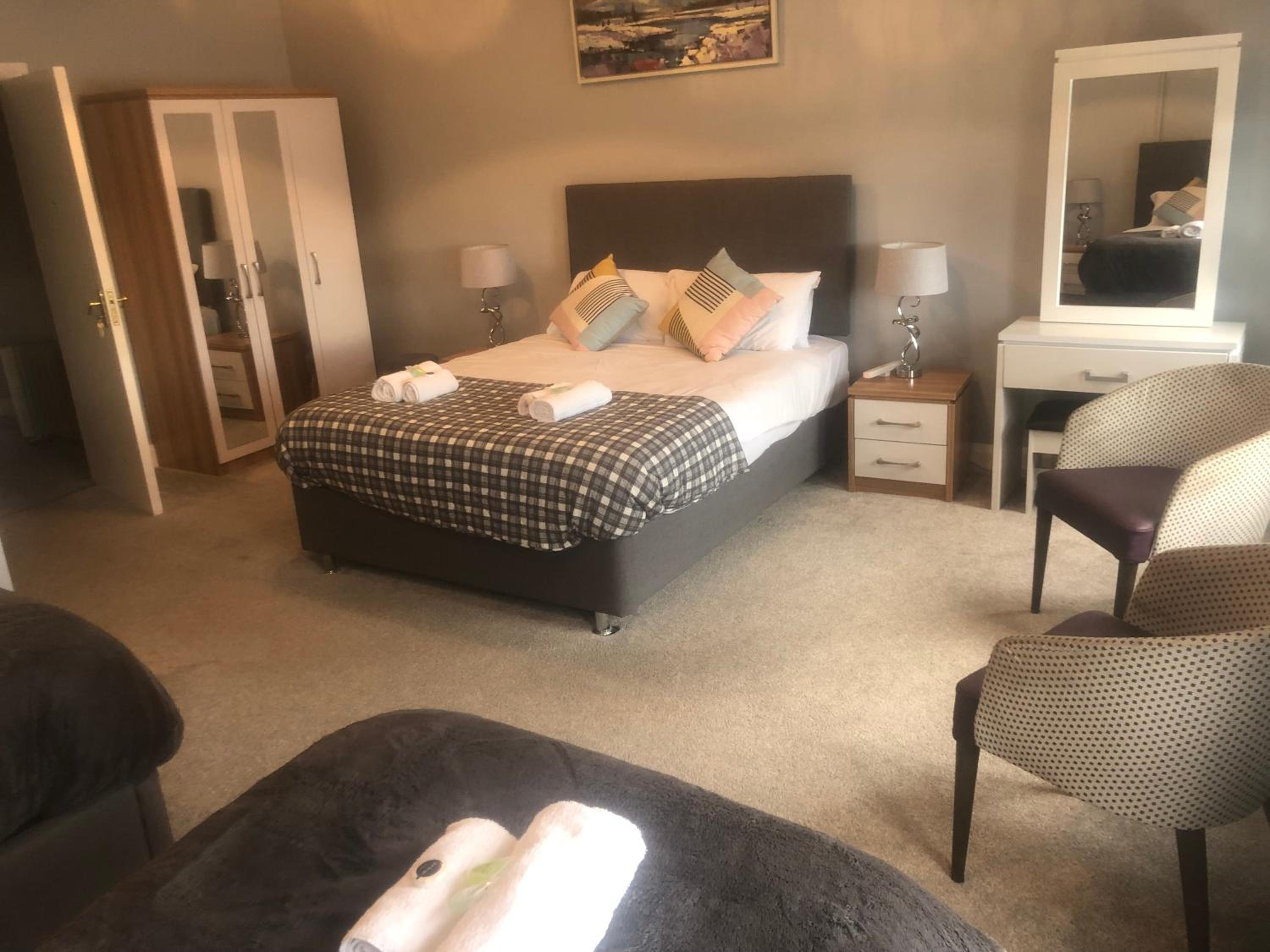 Deluxe Family Room - Photo 3