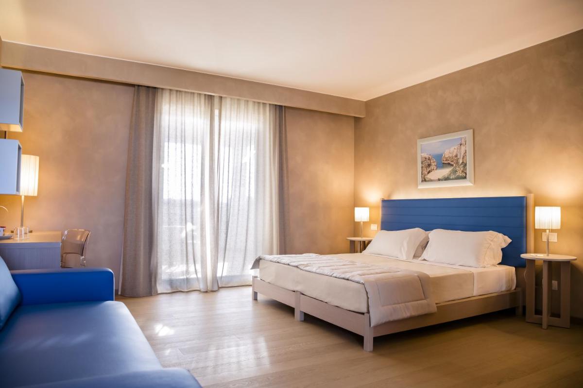 Deluxe Double or Twin Room with Pool View photo 1