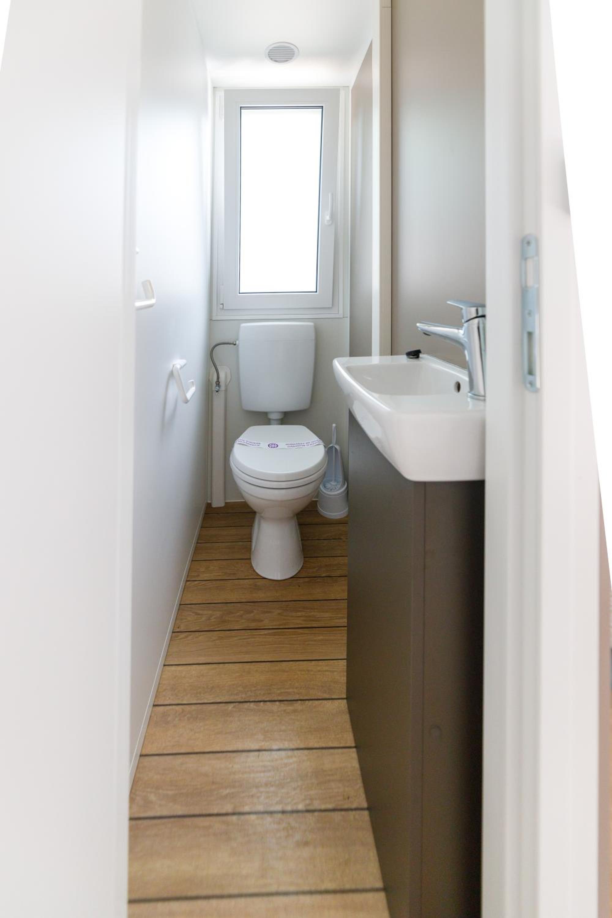 Mobile Home Leisure Wood photo 3