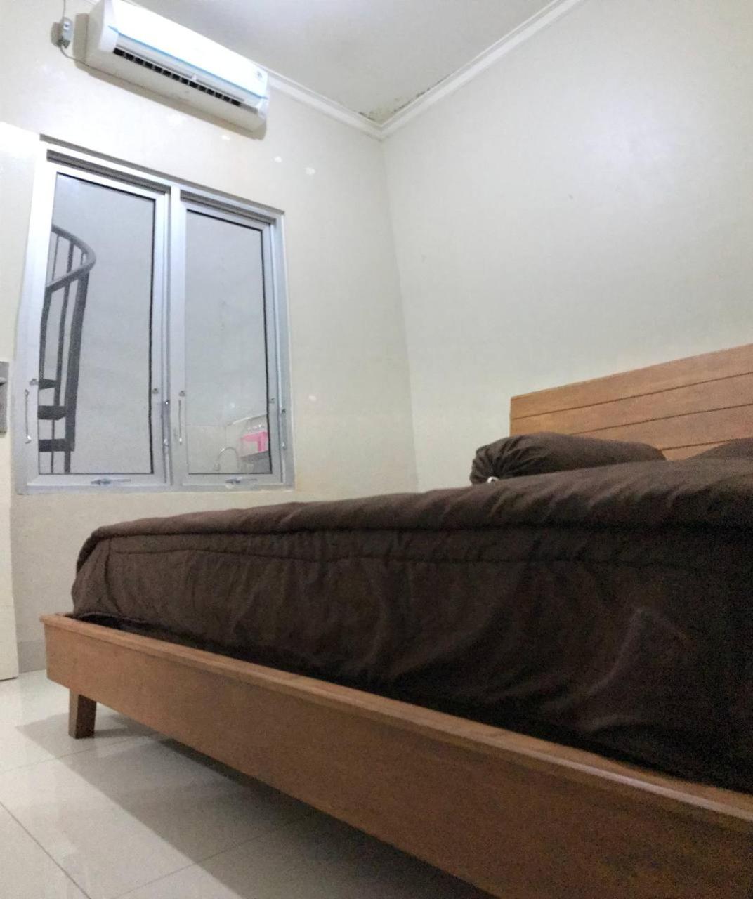 Three-Bedroom House photo 3
