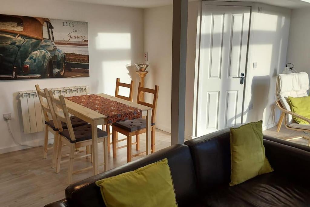 Two-Bedroom House photo 2