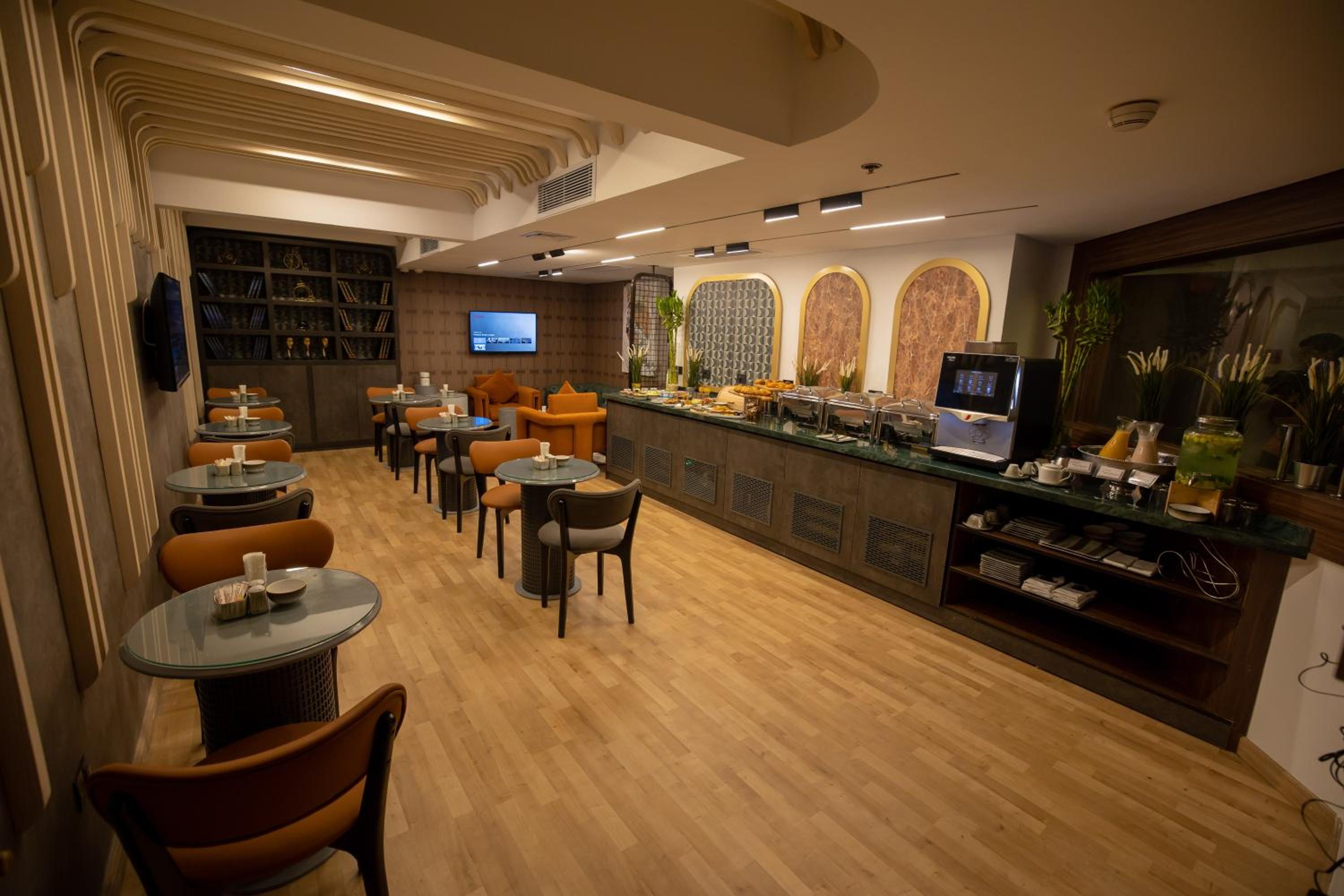 Premium King Room With 24/7 Butler Lounge Access