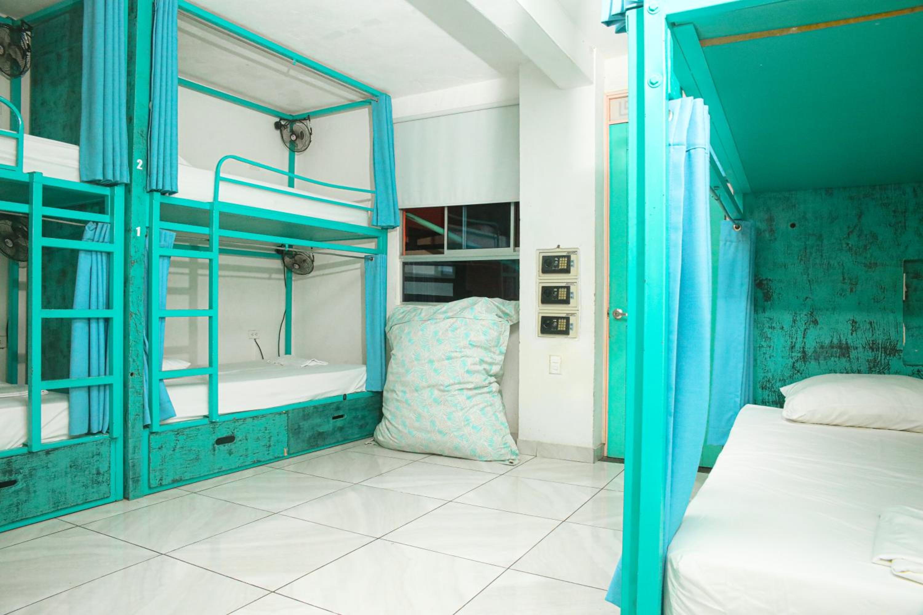 Bed in 8-Bed Mixed Dormitory Room
