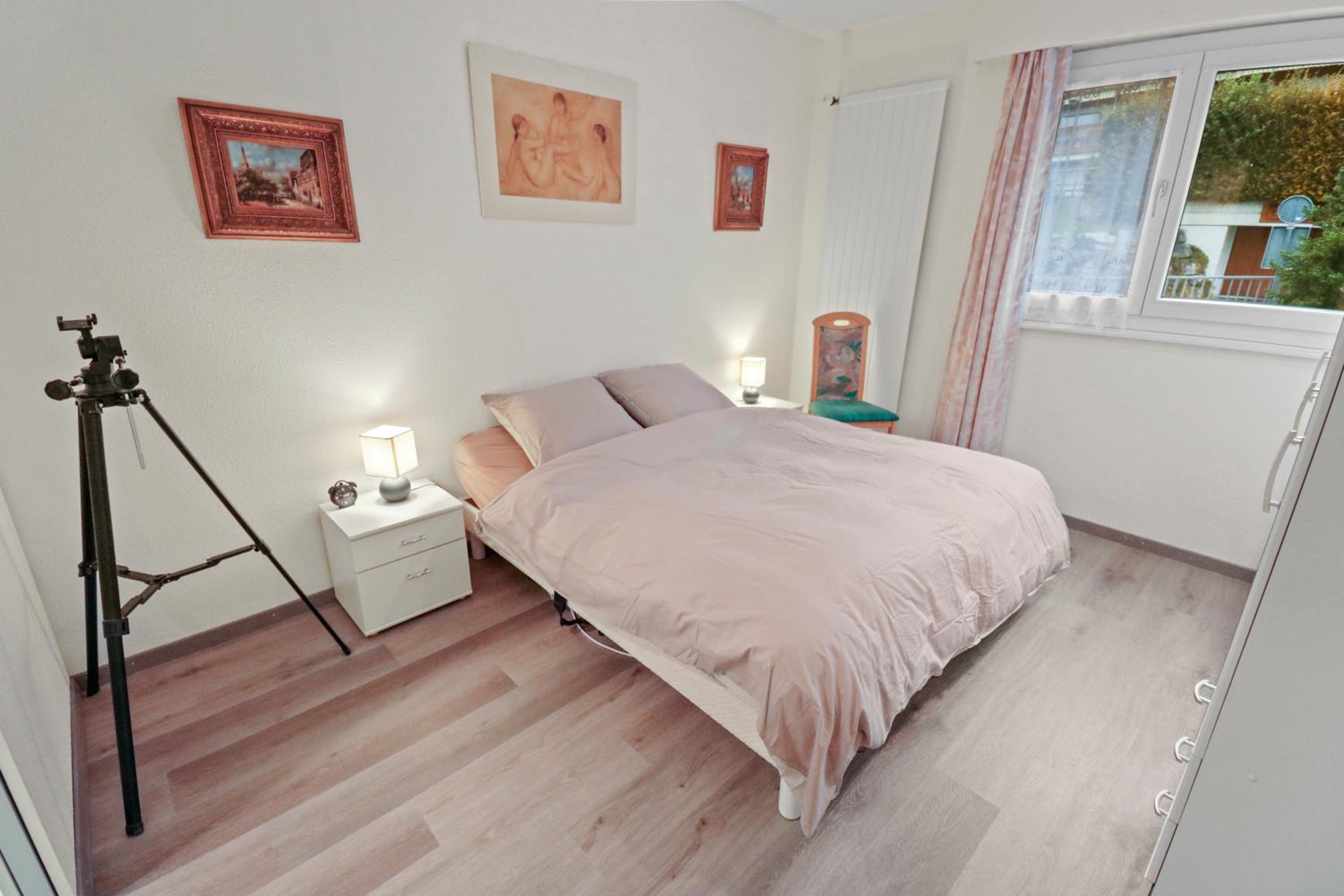 One-Bedroom Apartment photo 1