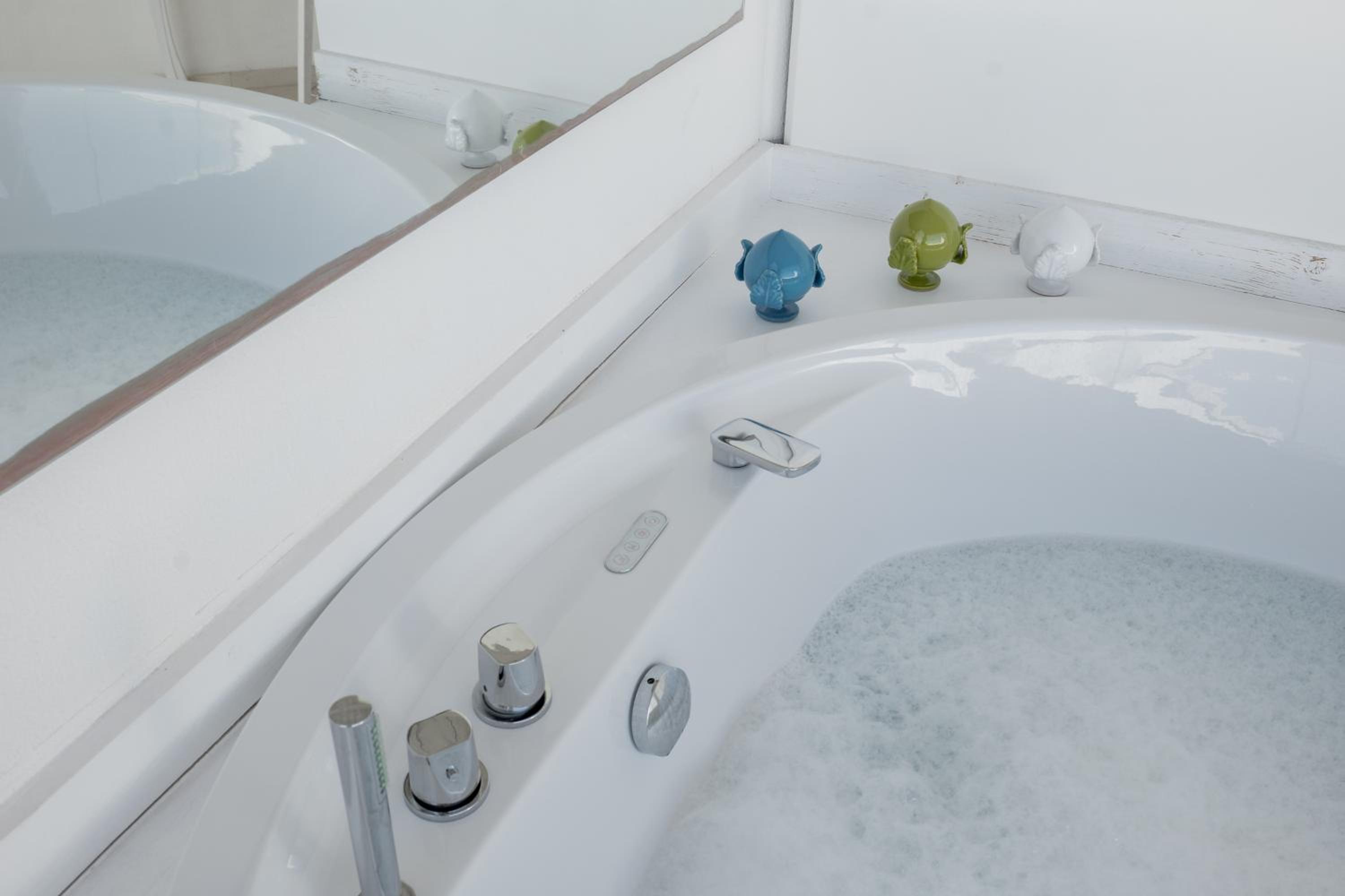 Suite with Spa Bath - Photo 7