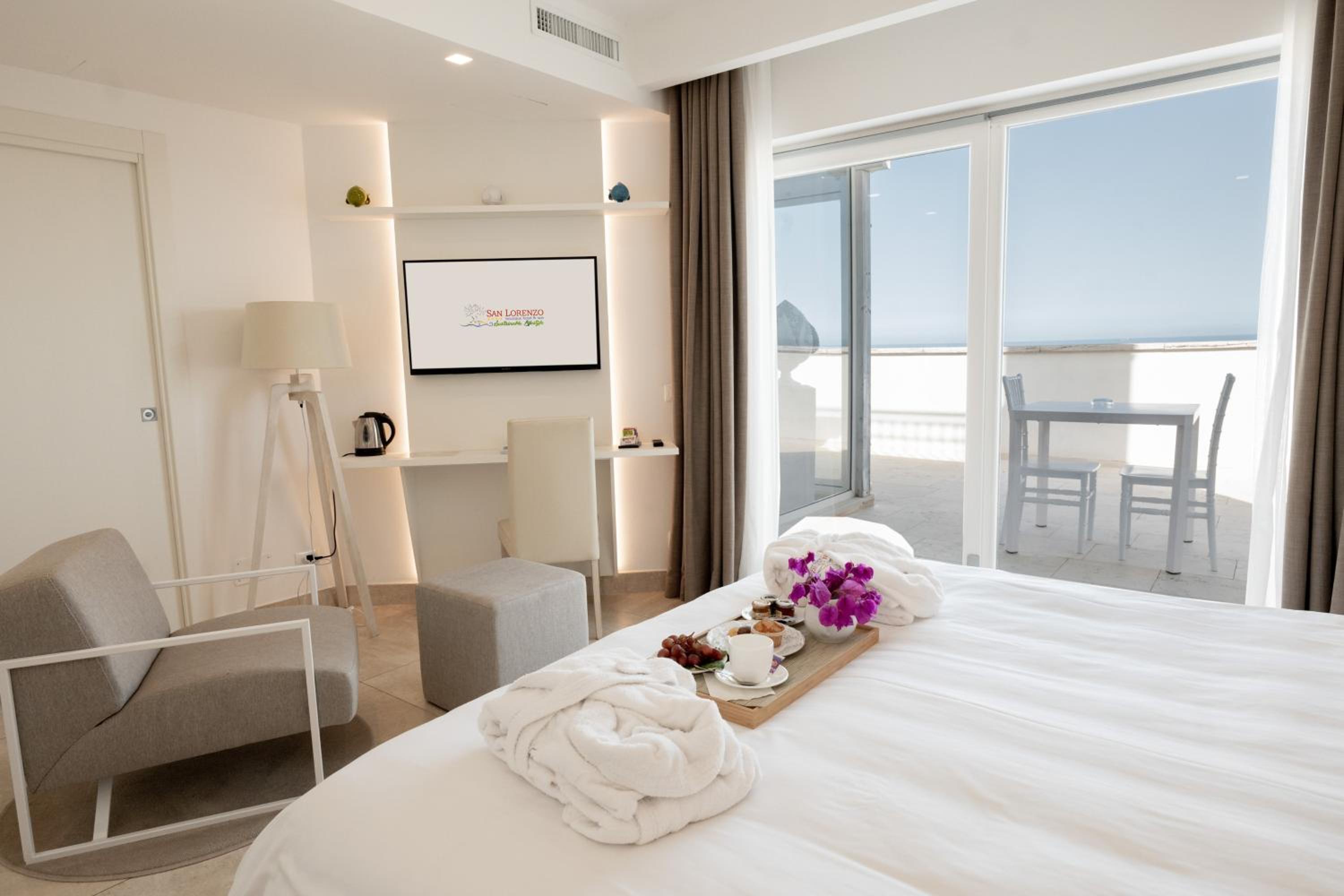 Suite with Spa Bath - Photo 6