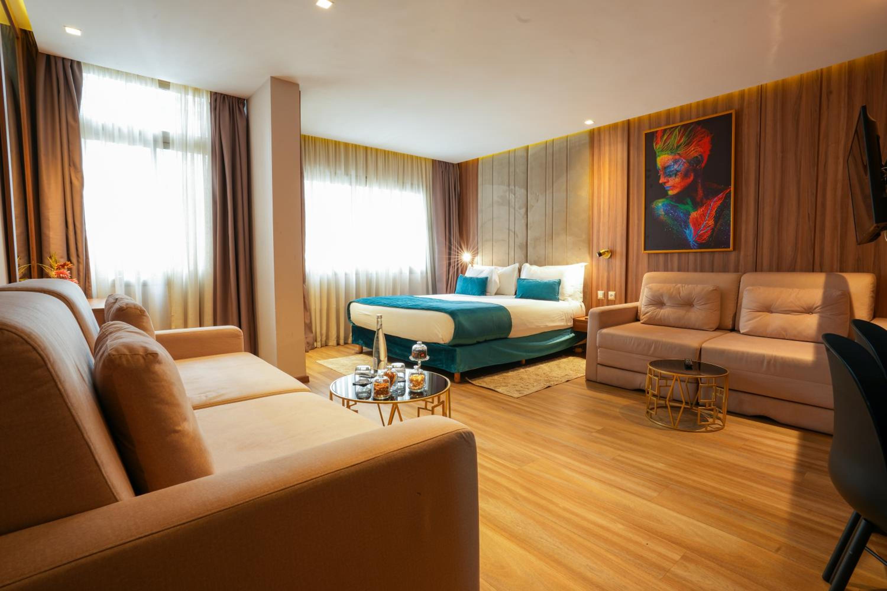 Superior Suite - Photo 2