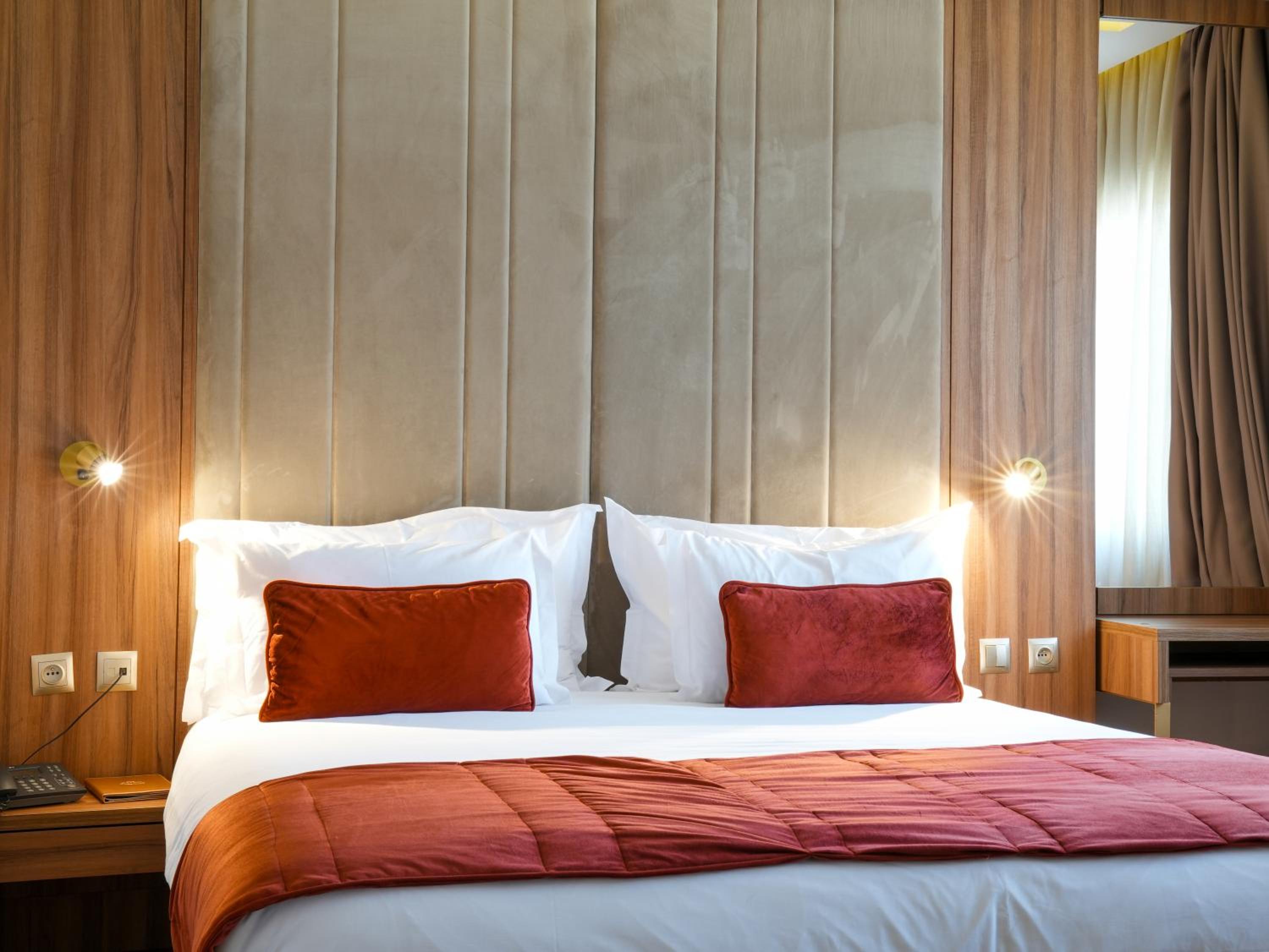 Suite with Balcony - Photo 16