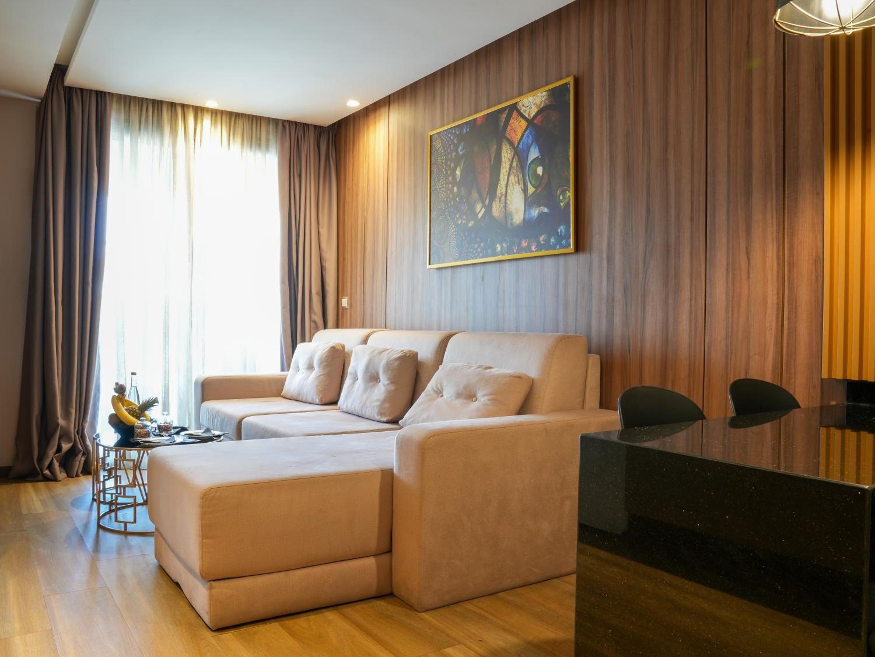 Suite with Balcony - Photo 7