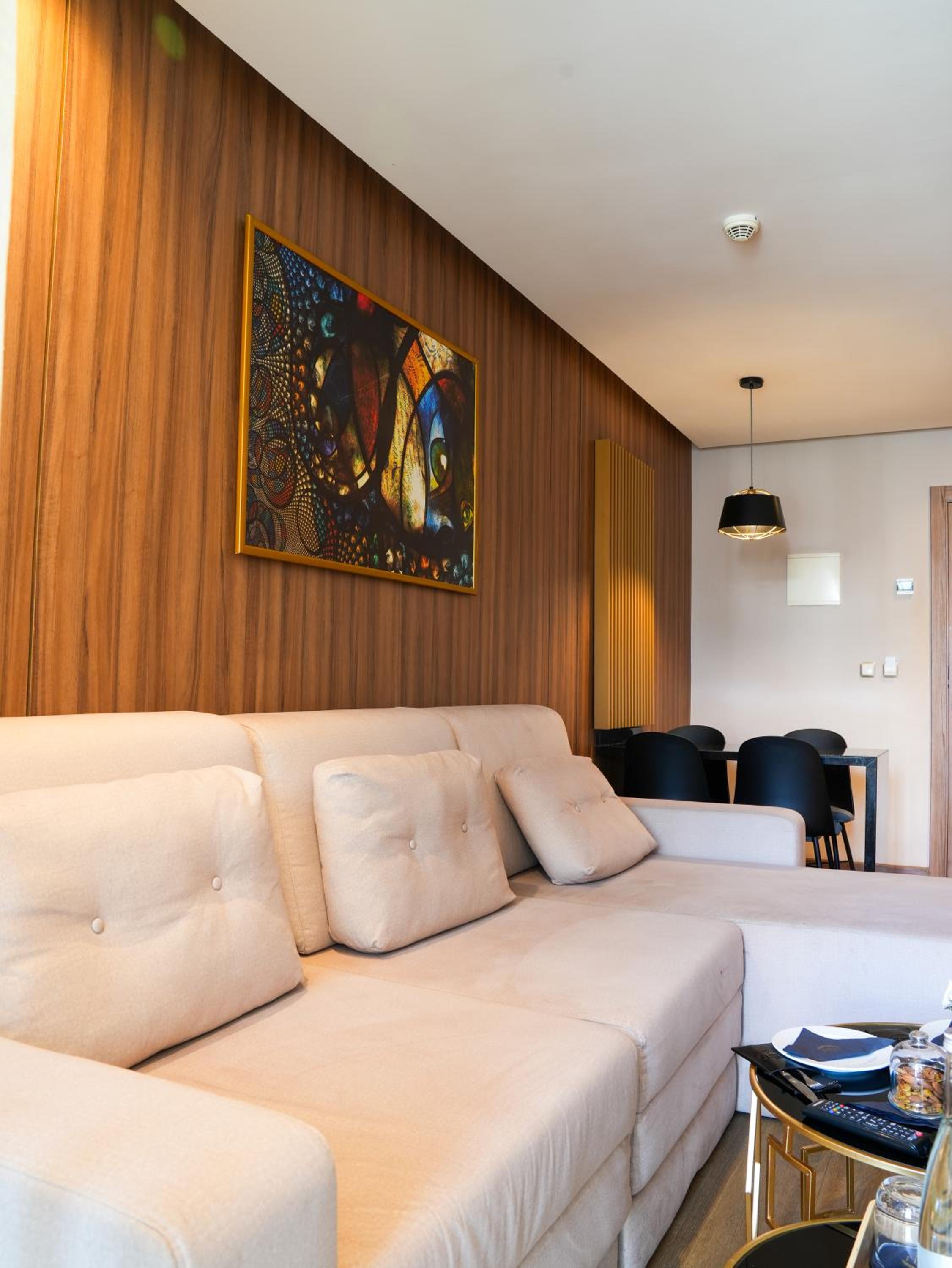 Suite with Balcony - Photo 5