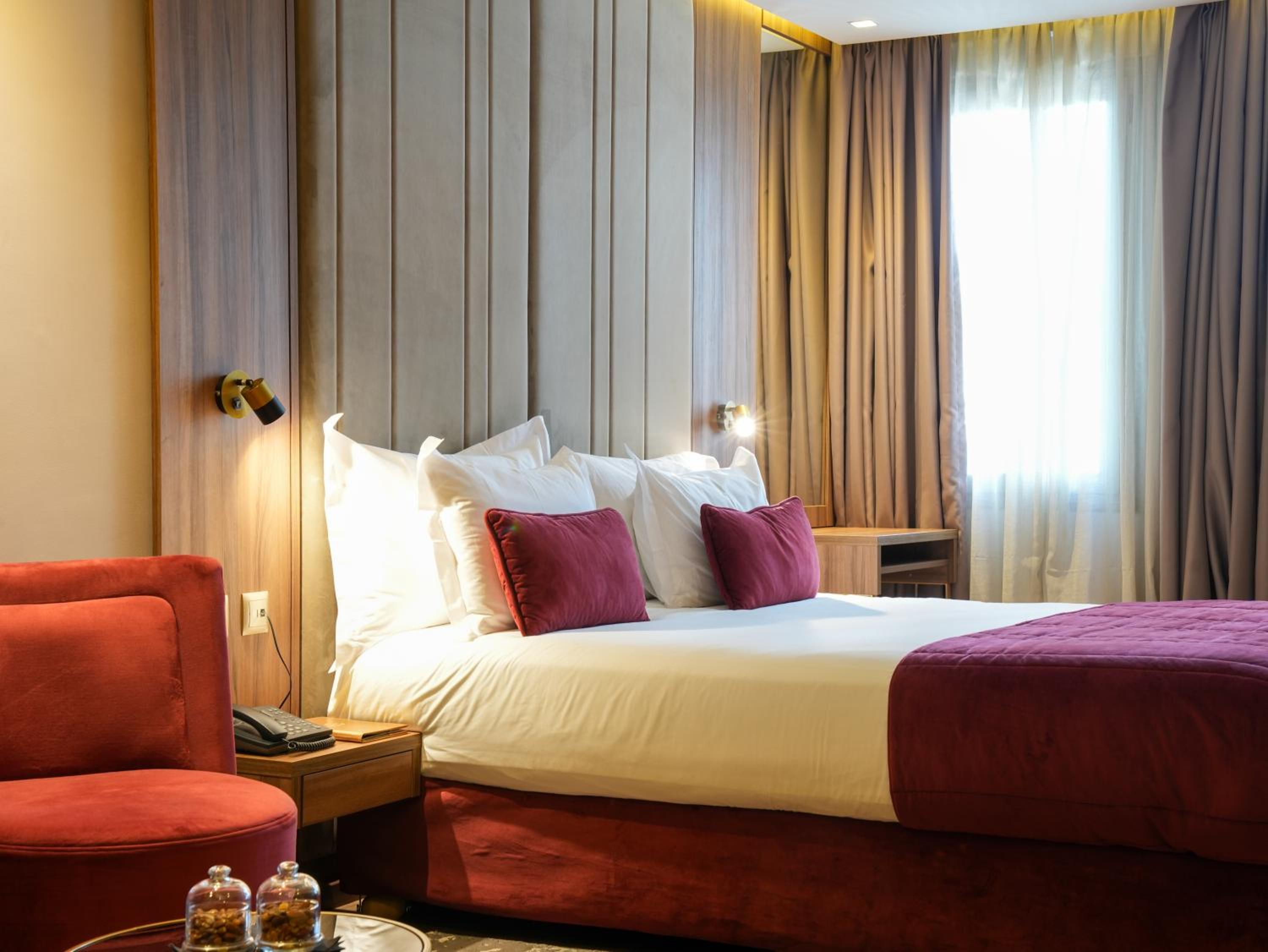 Deluxe Suite - Photo 14