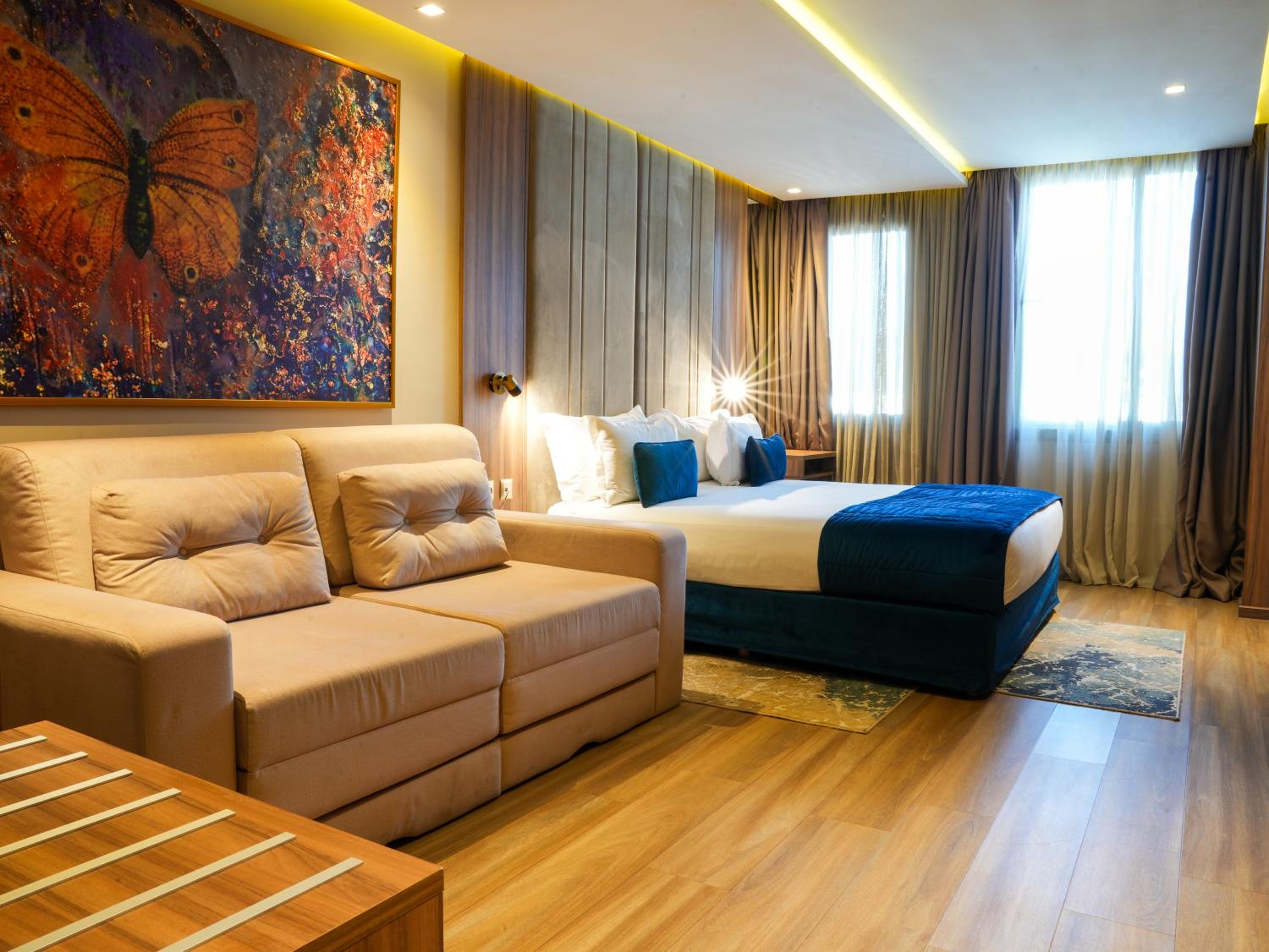 Deluxe Suite - Photo 10
