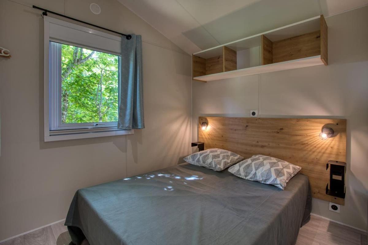 Mobile Home photo 3