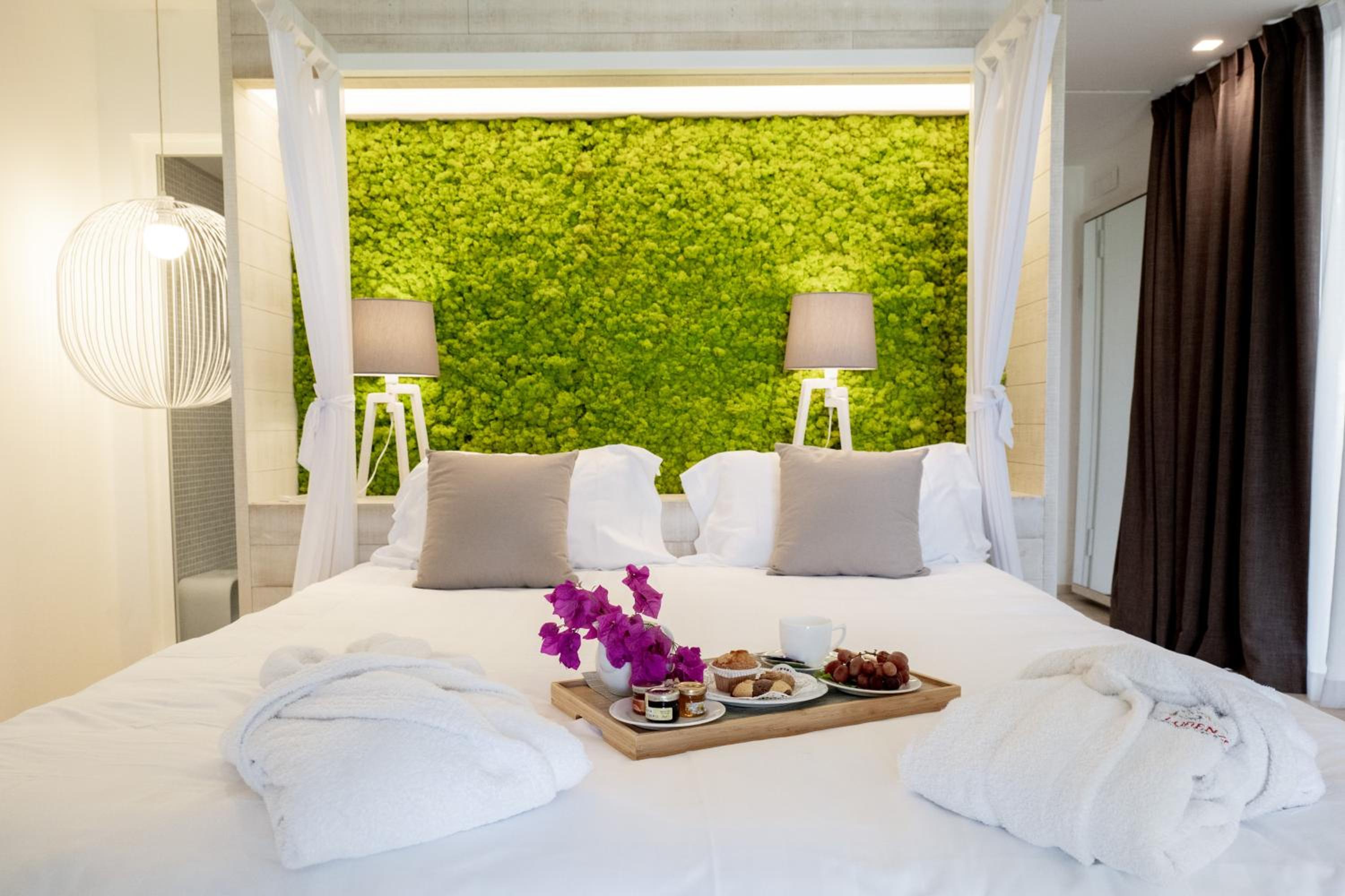 Deluxe King Room - Annex - Photo 1