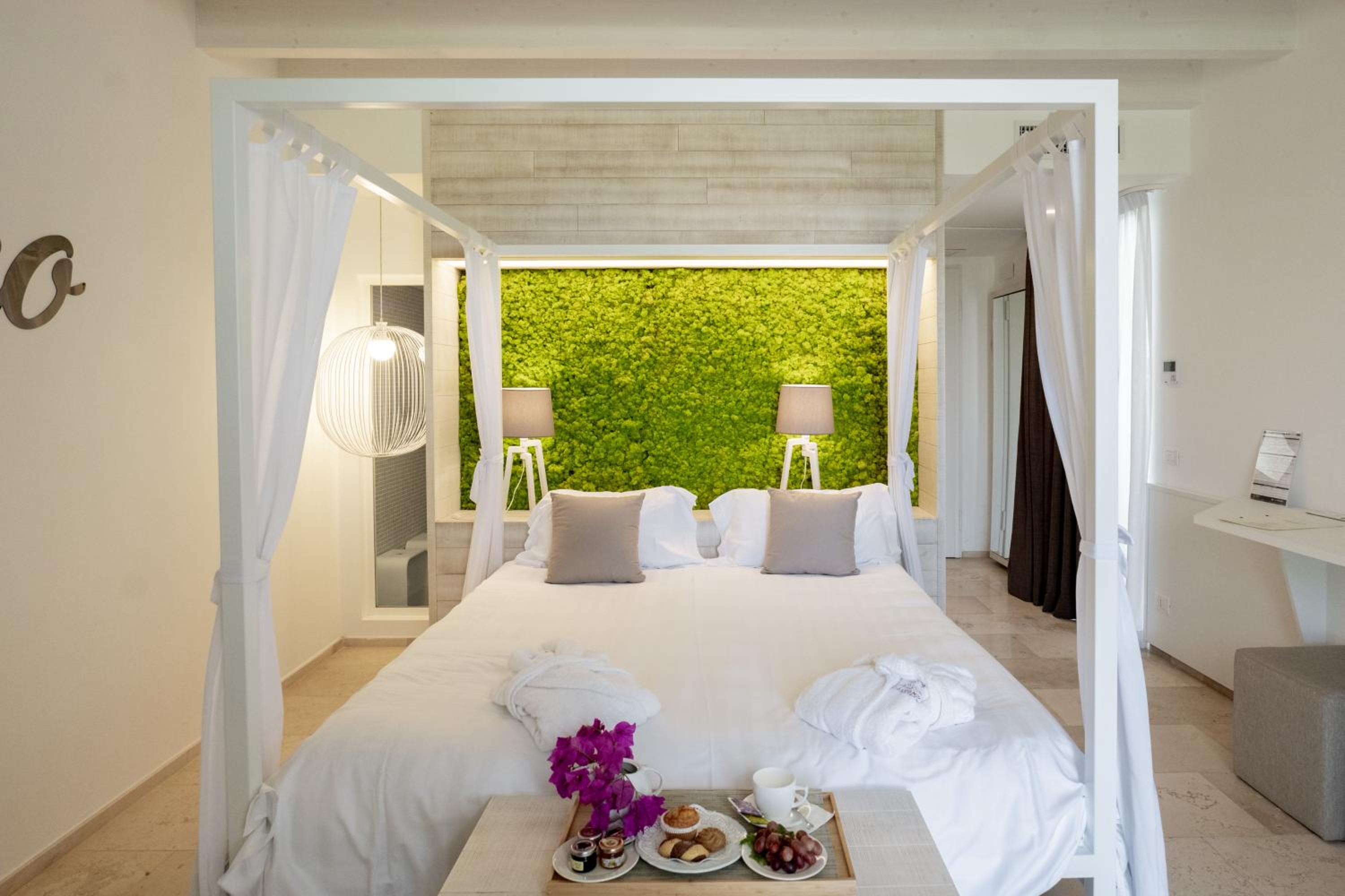 Deluxe King Room - Annex - Photo 2