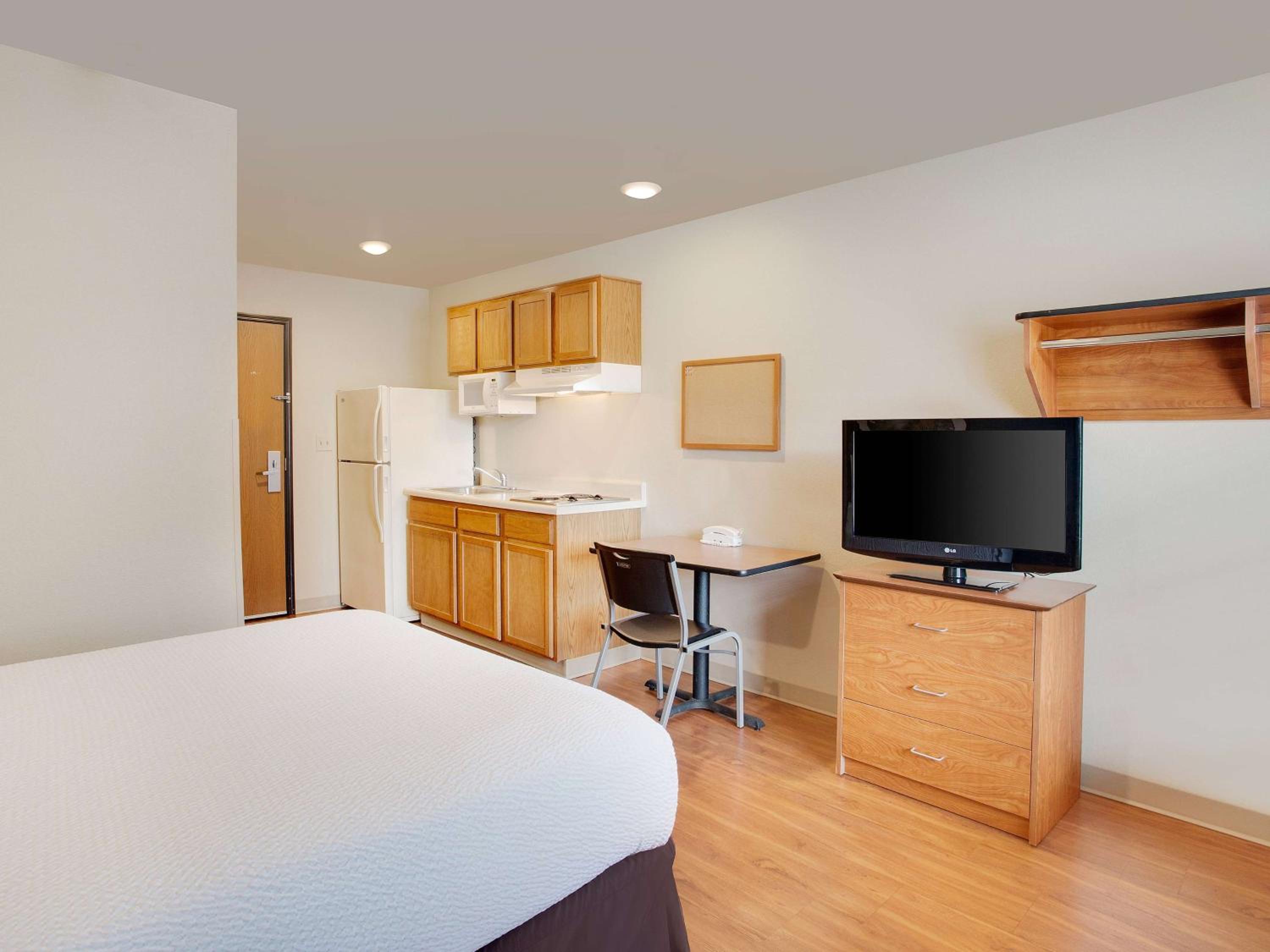 Standard Double Room - Non-Smoking photo 2