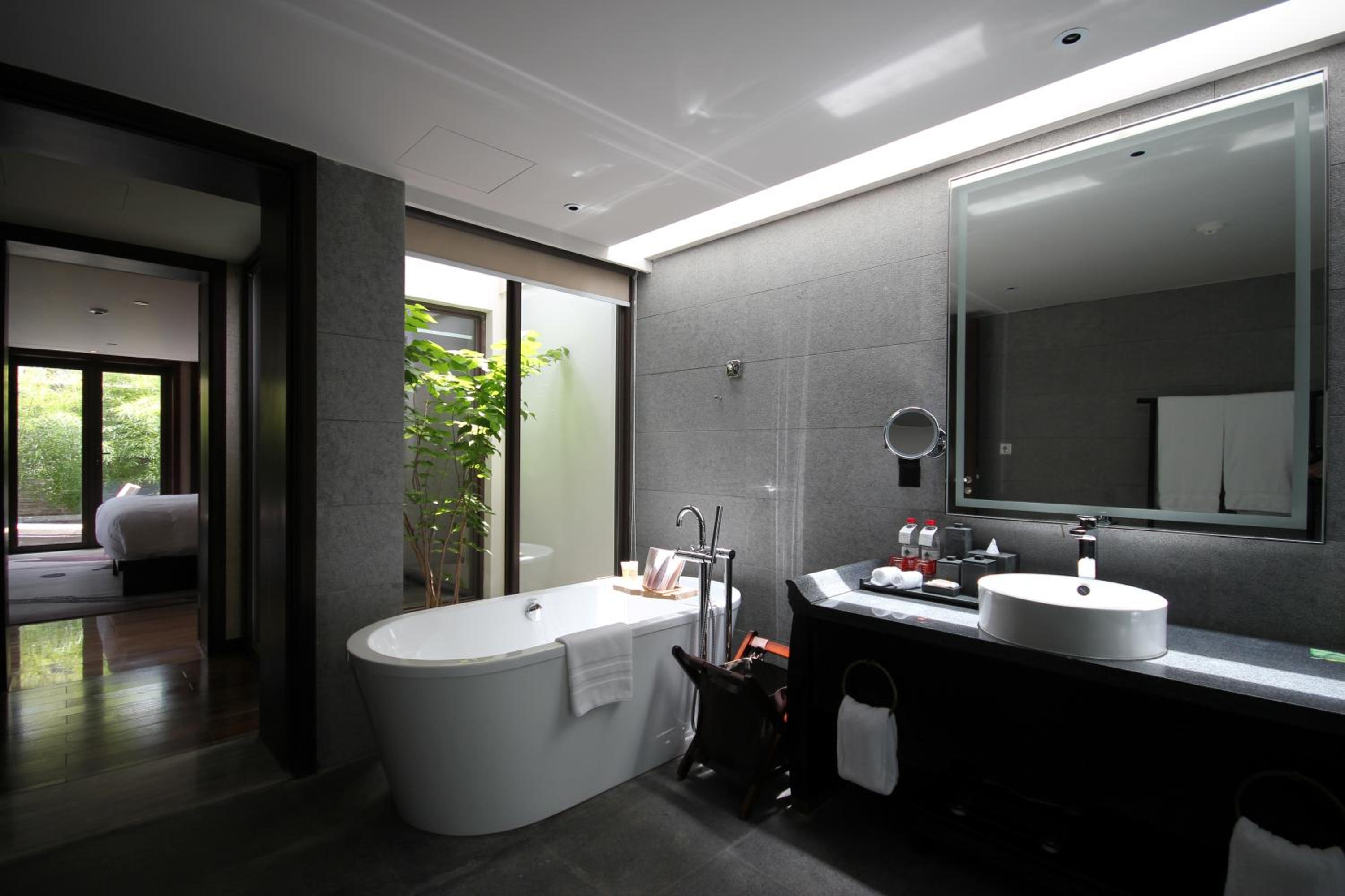 Two-Bedroom Superior Villa - Photo 7