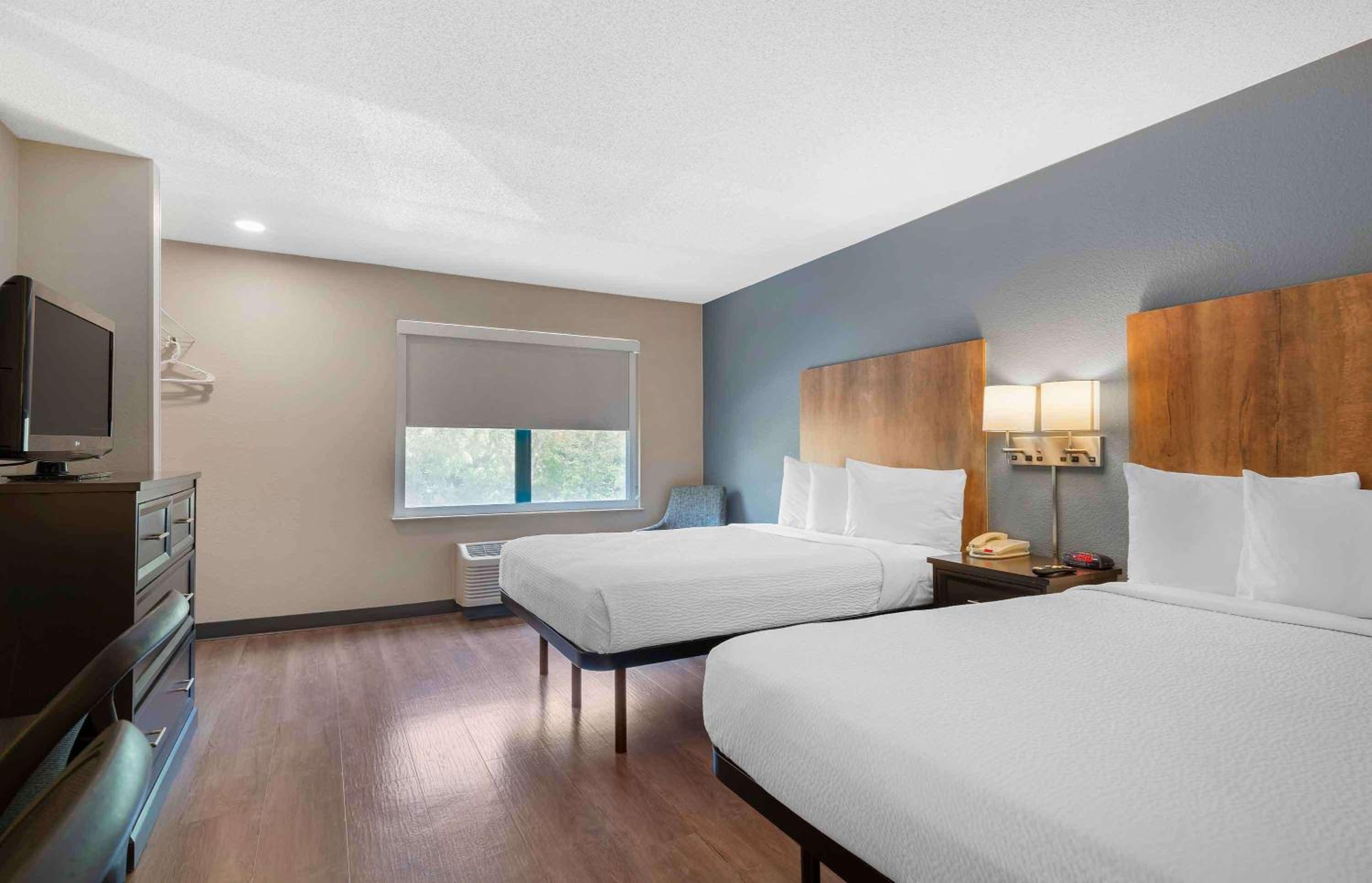 Studio with 2 Double Beds - Non-Smoking - Photo 1