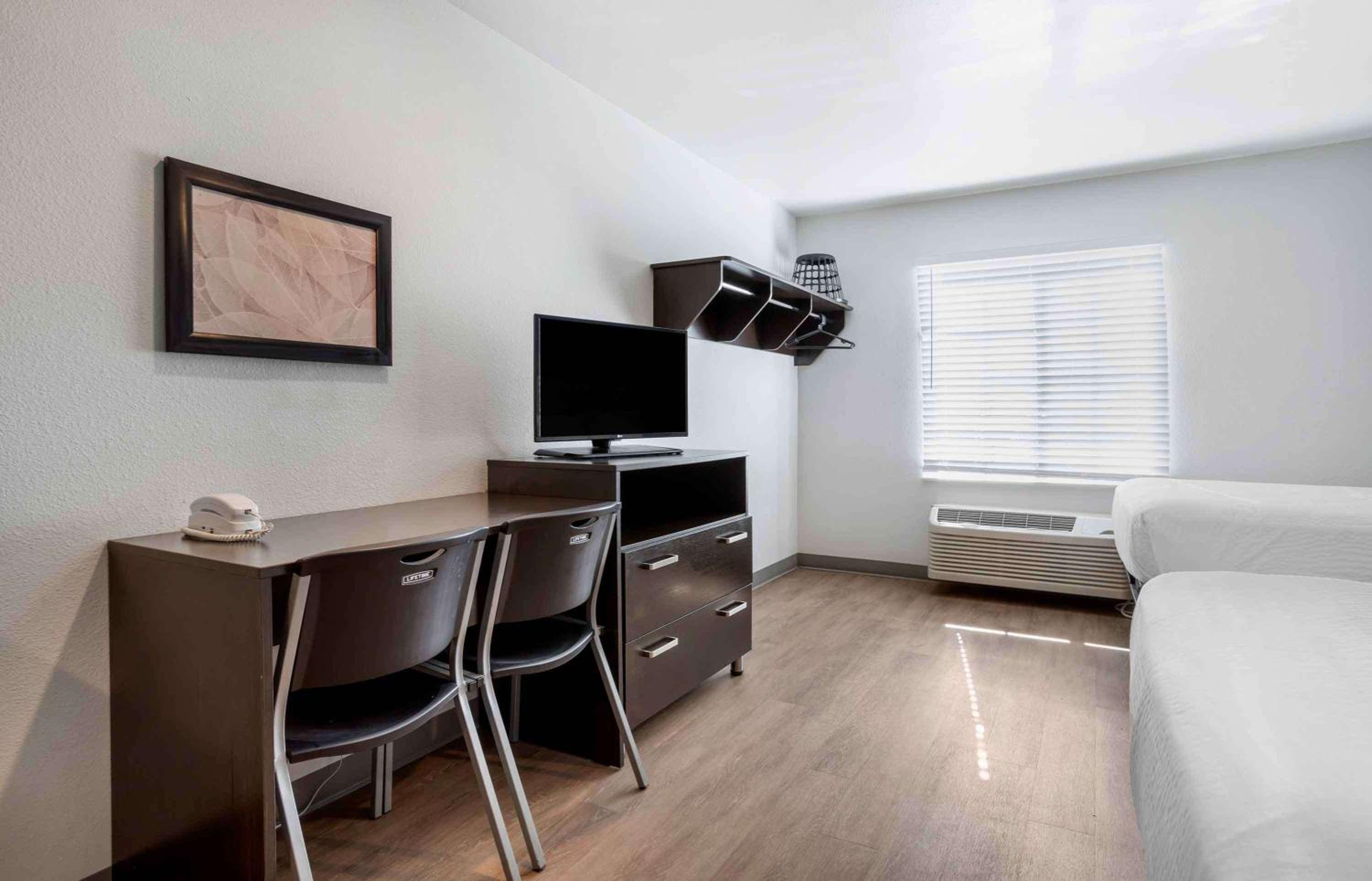 Double Room with Two Double Beds - Non-Smoking photo 2