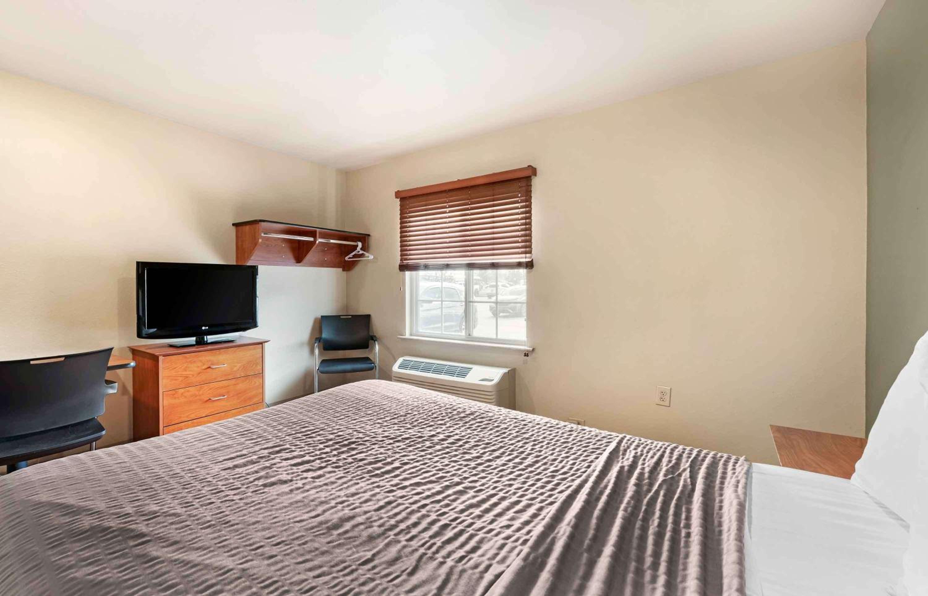 Standard Double Room - Non-Smoking photo 3