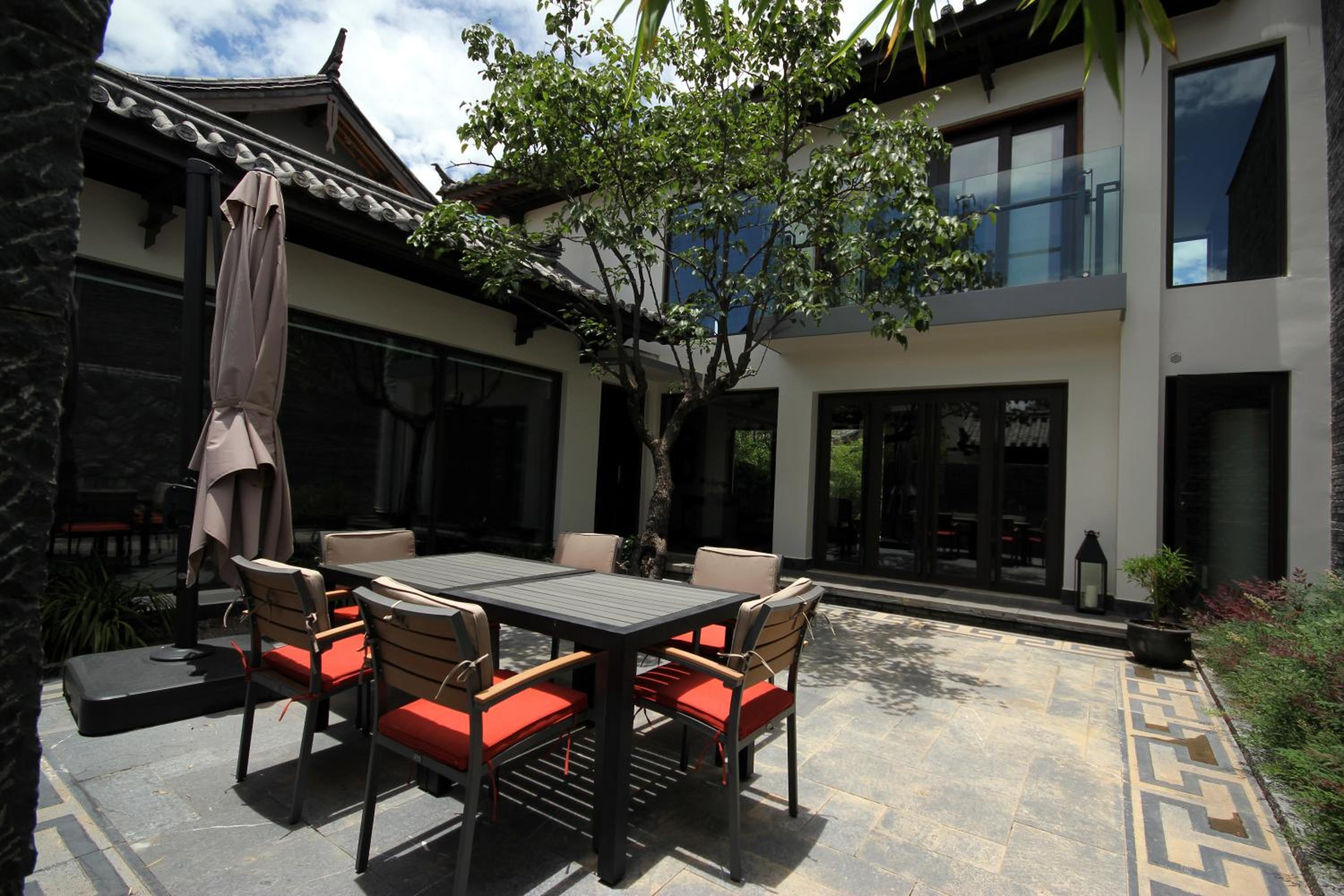 Two-Bedroom Deluxe Villa - Photo 8
