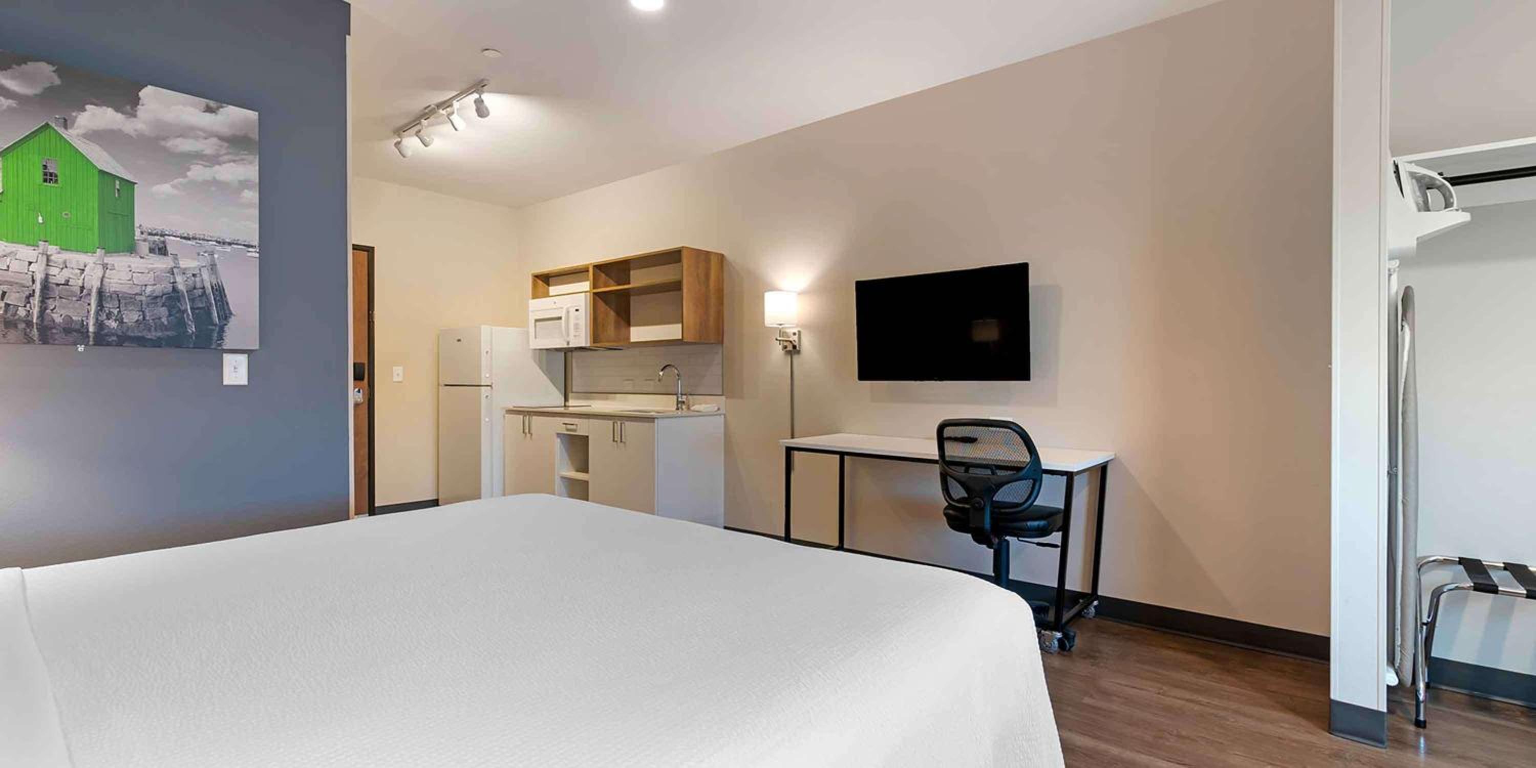 Studio with 1 King Bed - Non-Smoking - Photo 4