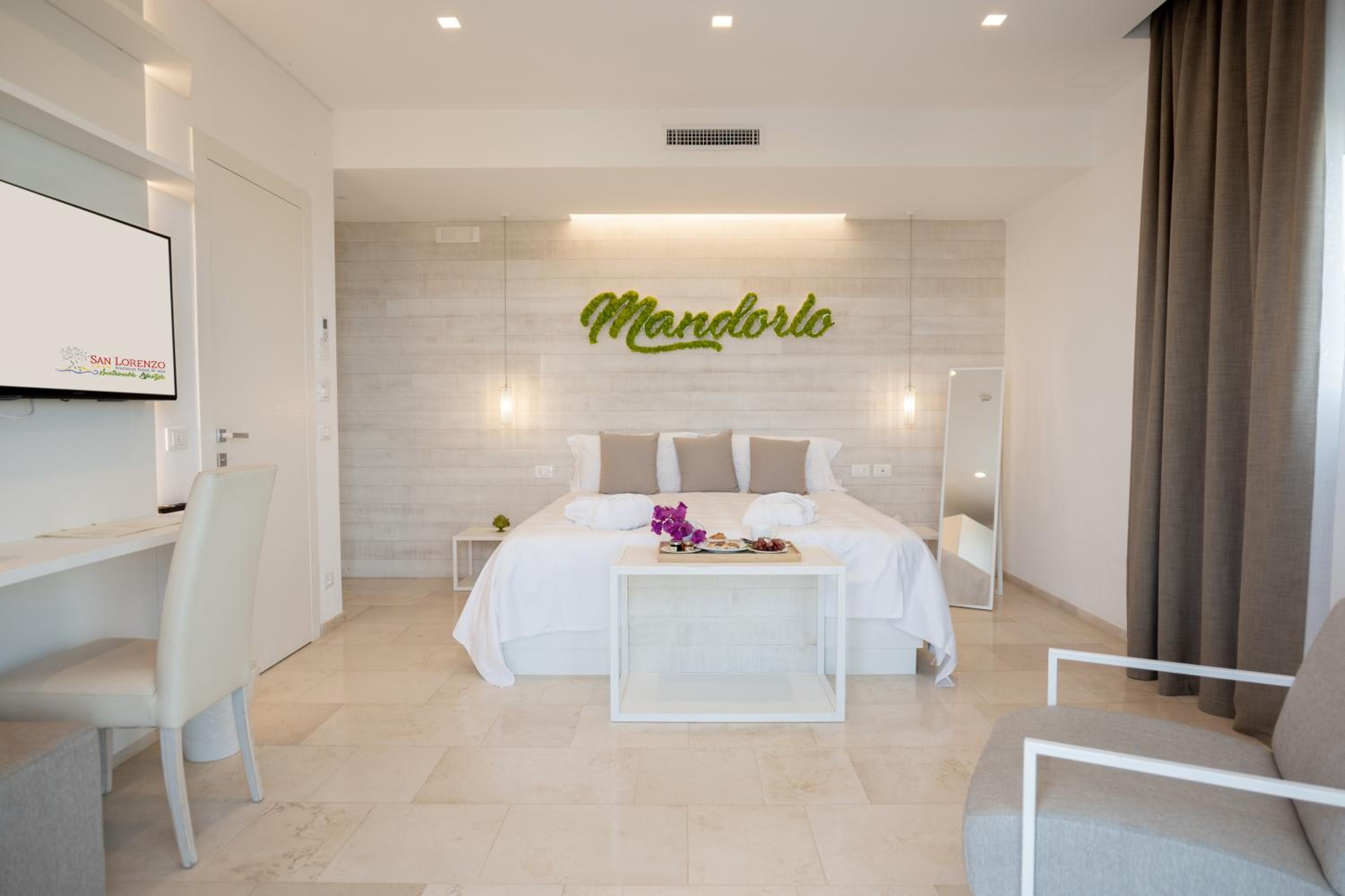Junior King Suite - Photo 11