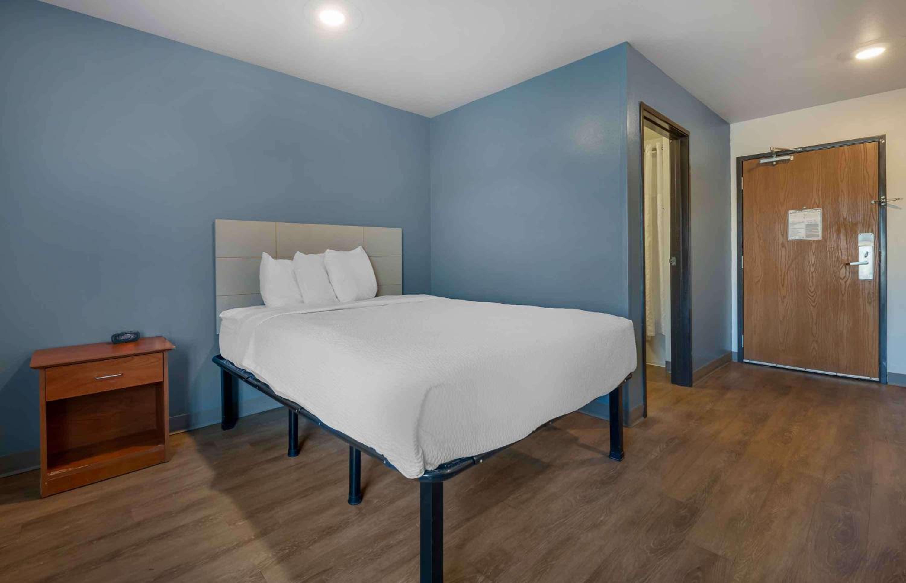 Standard Double Room - Non Smoking photo 1