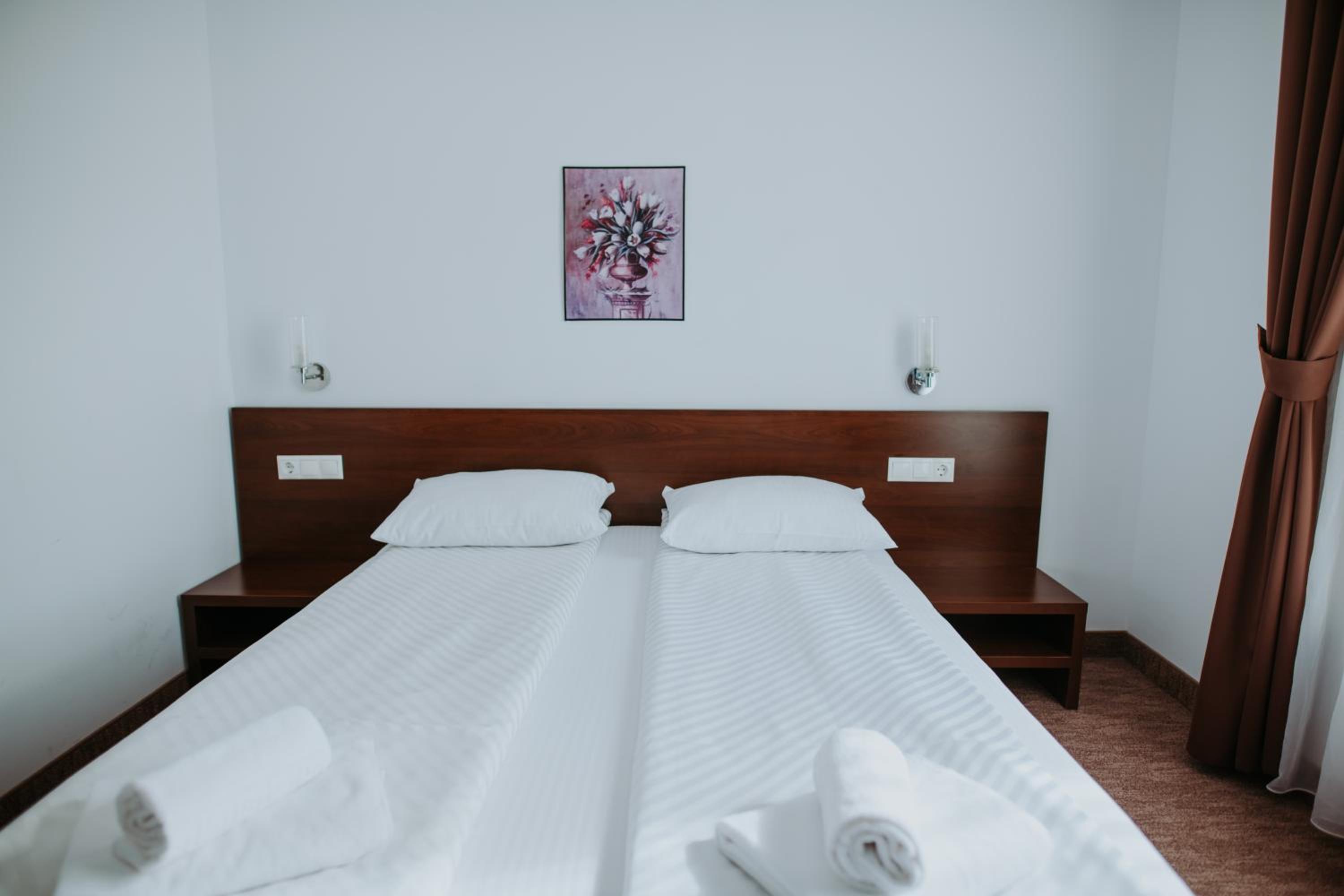 Double Room - Photo 11