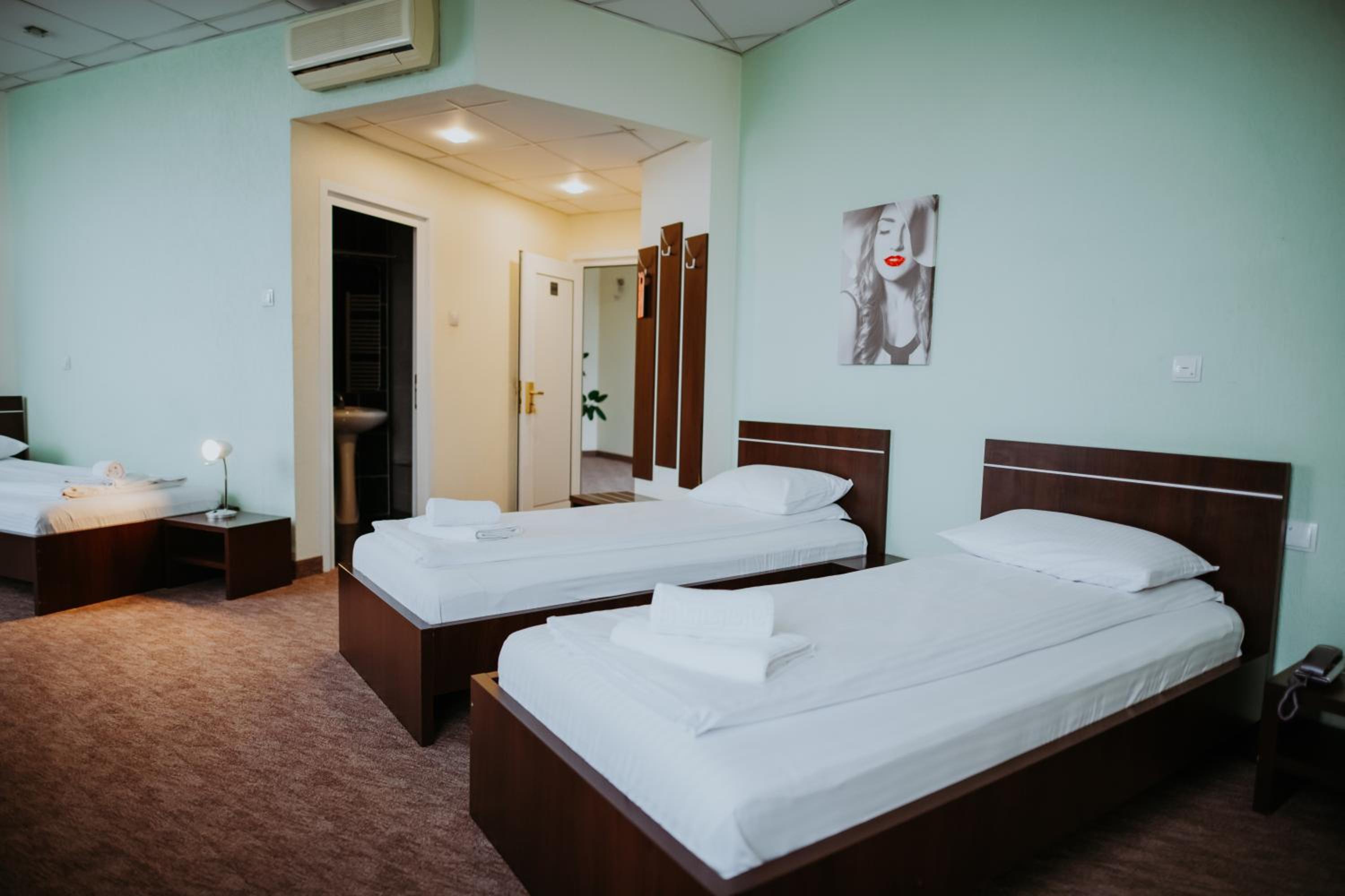 Triple Room - Photo 6