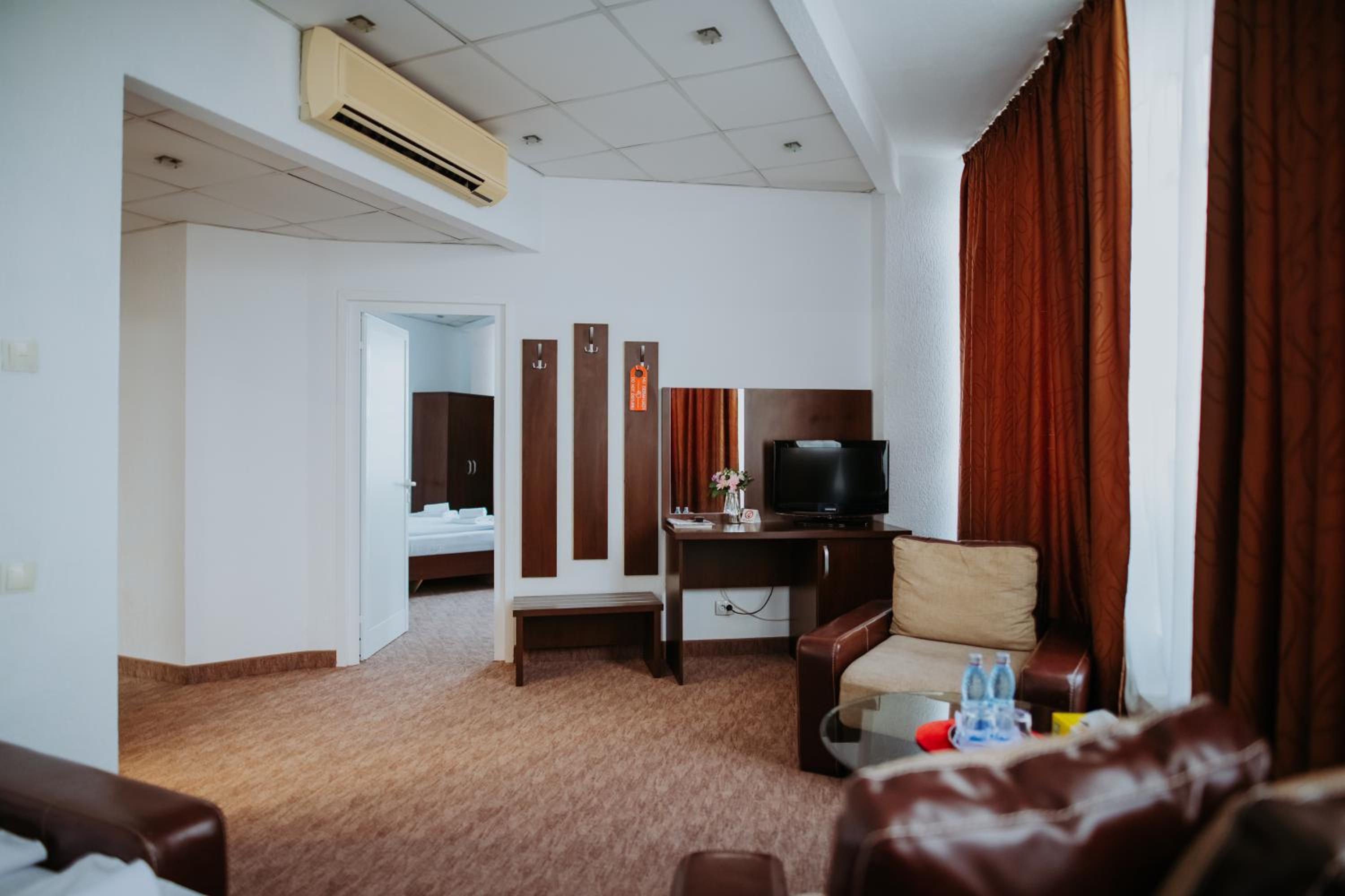 One-Bedroom Apartment (4 Adults)