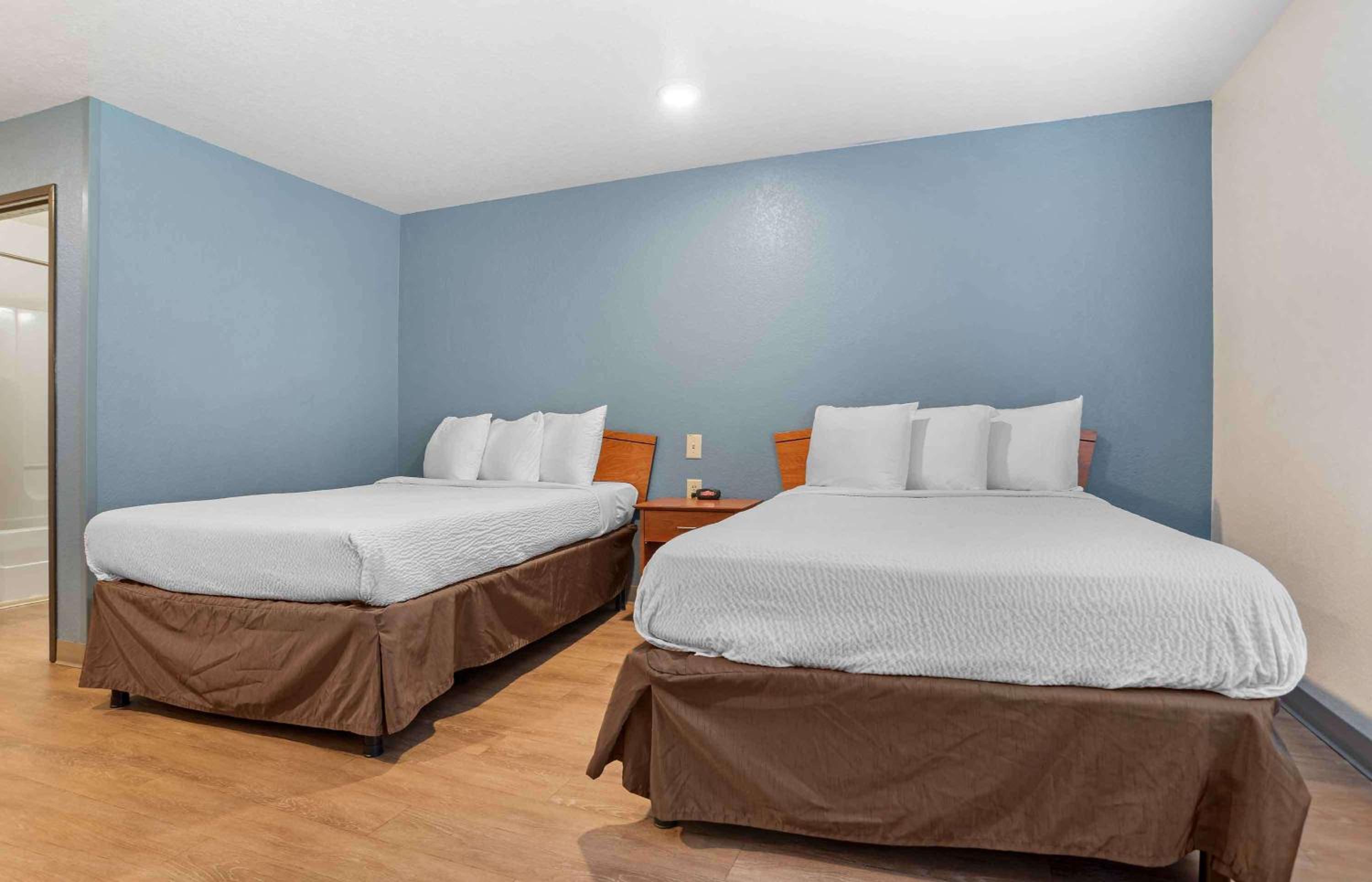 Standard Double Room with Two Double Beds - Non Smoking photo 2