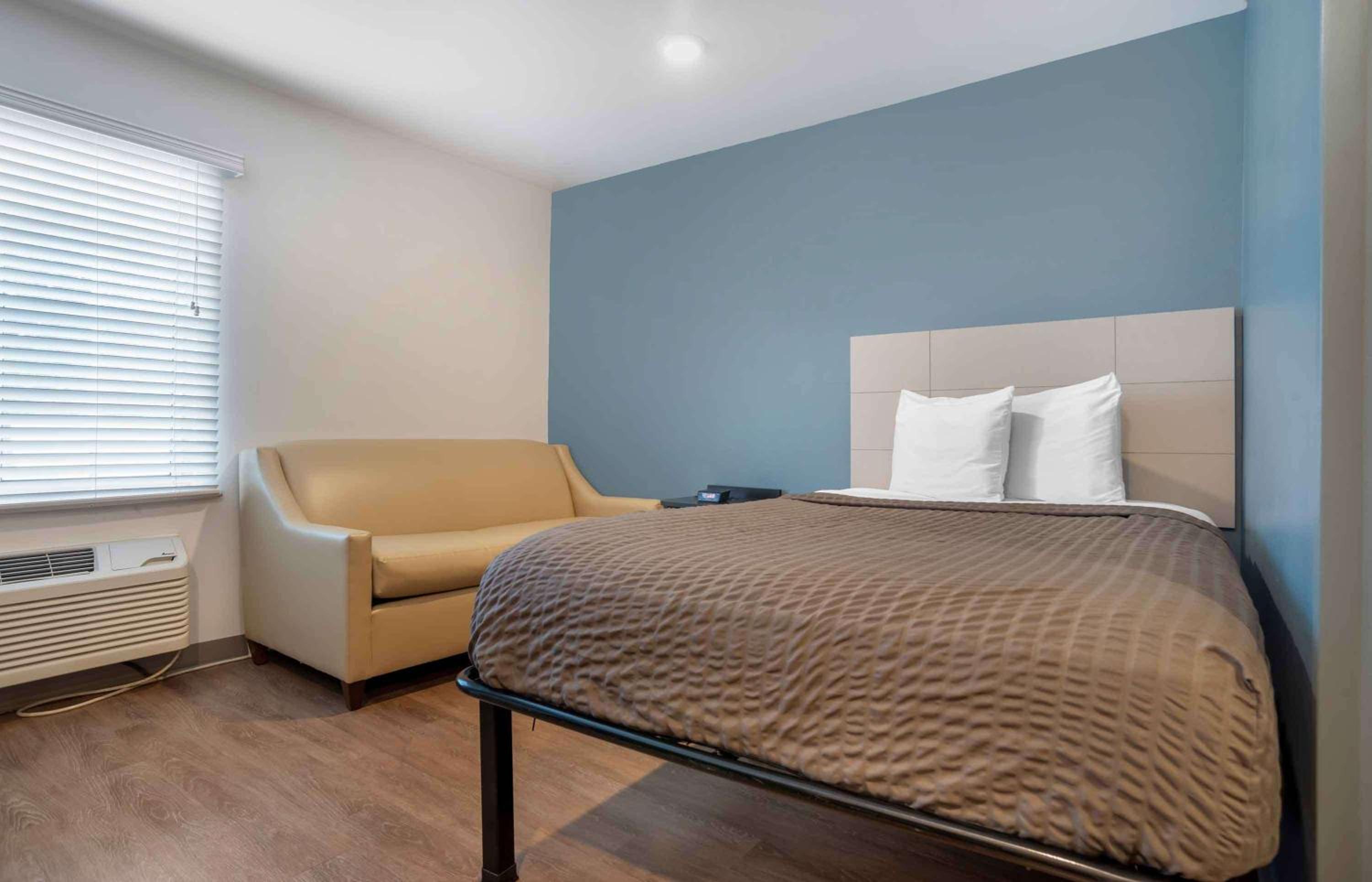 Standard Double Room - Non-Smoking photo 1