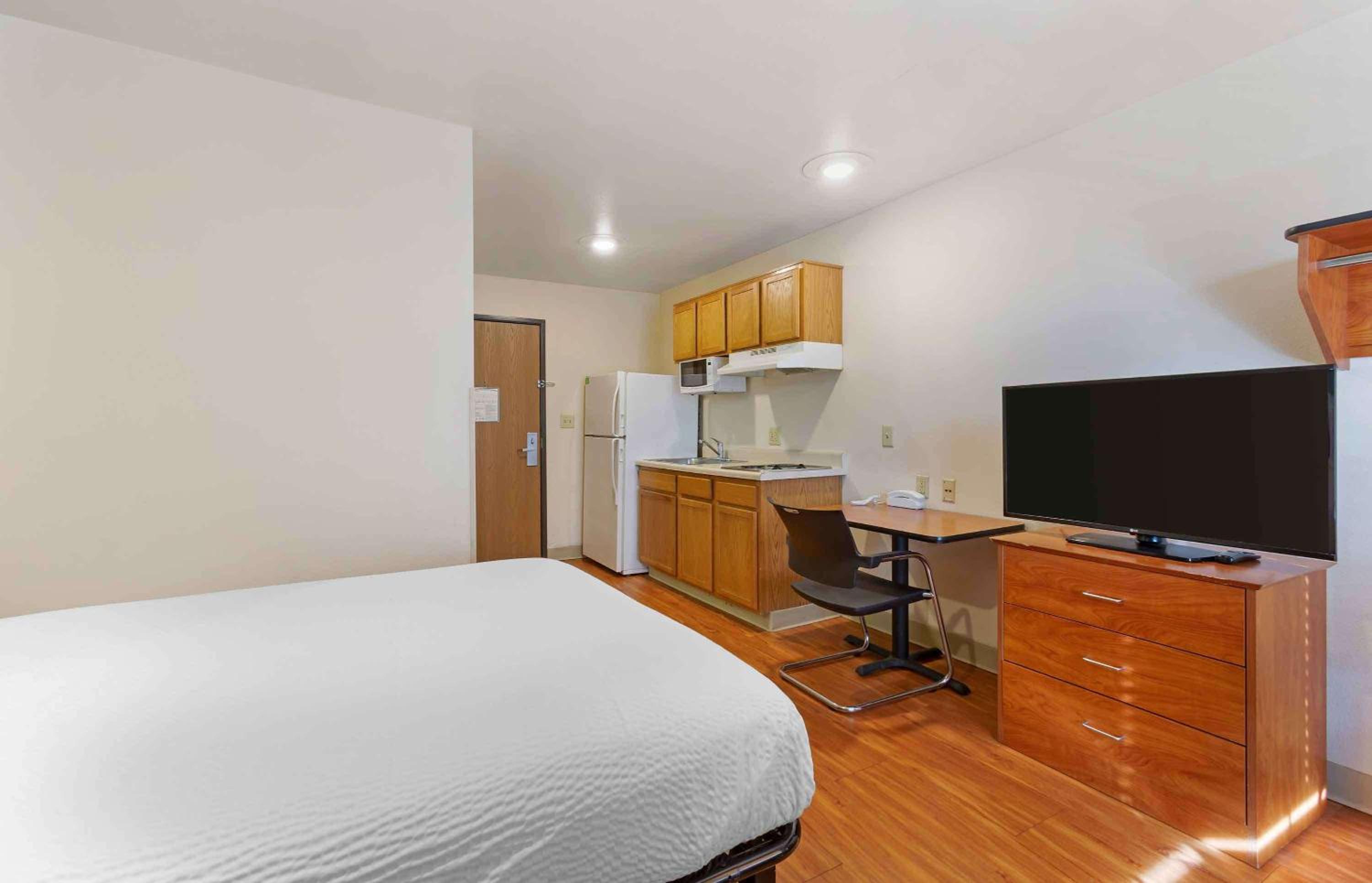Standard Double Room - Non-Smoking photo 3