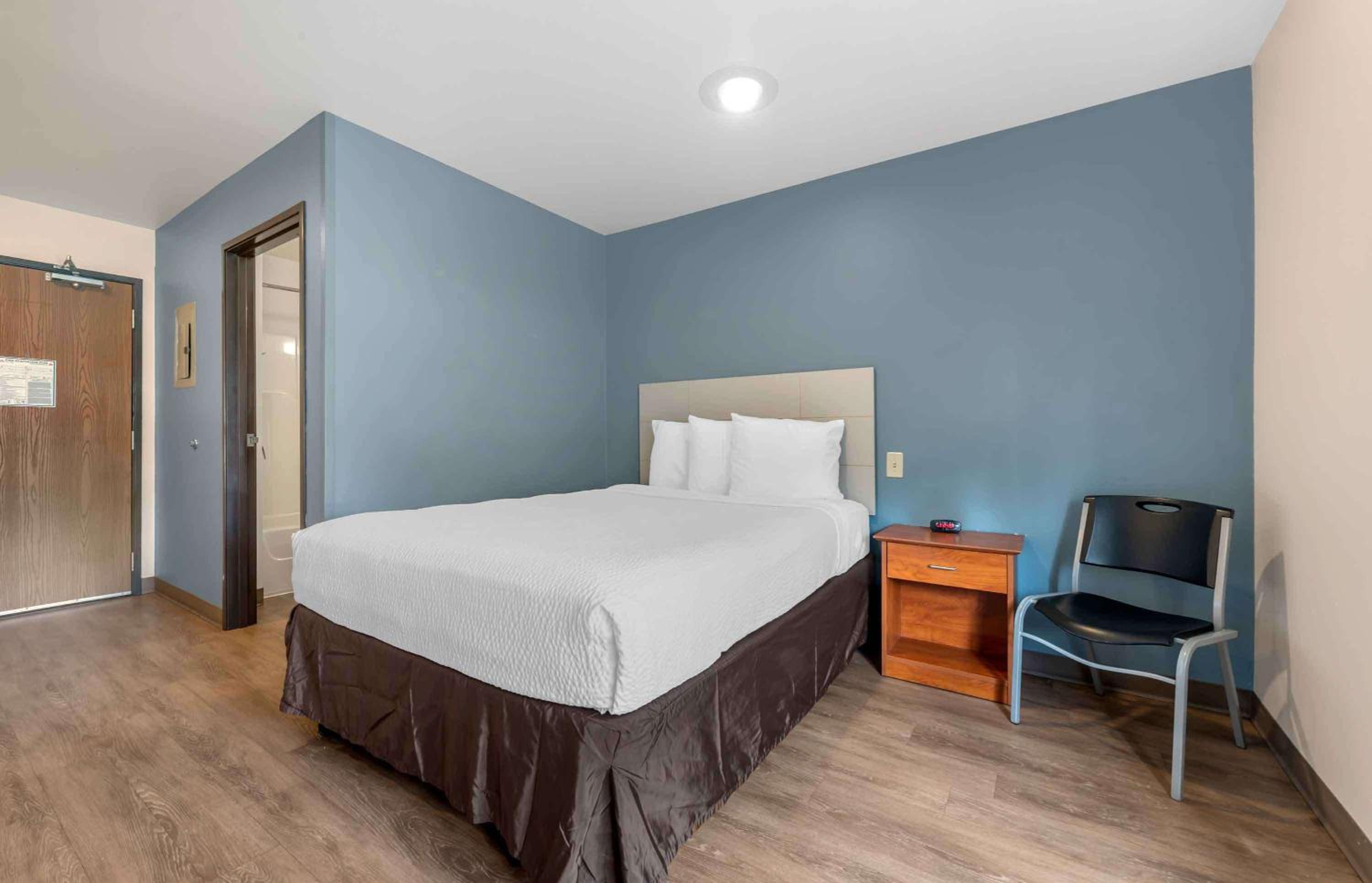 Queen Room photo 1