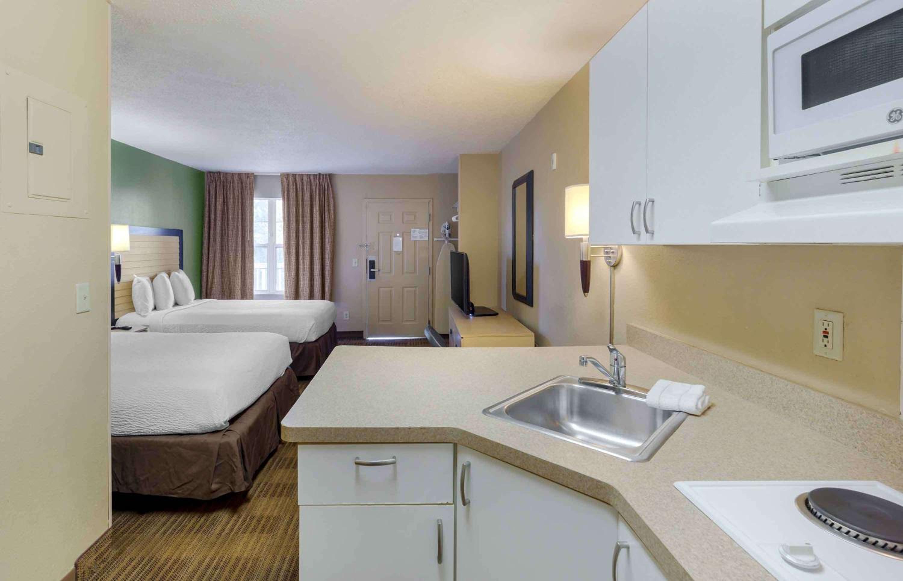 Studio with 2 Double Beds - Non-Smoking - Photo 2