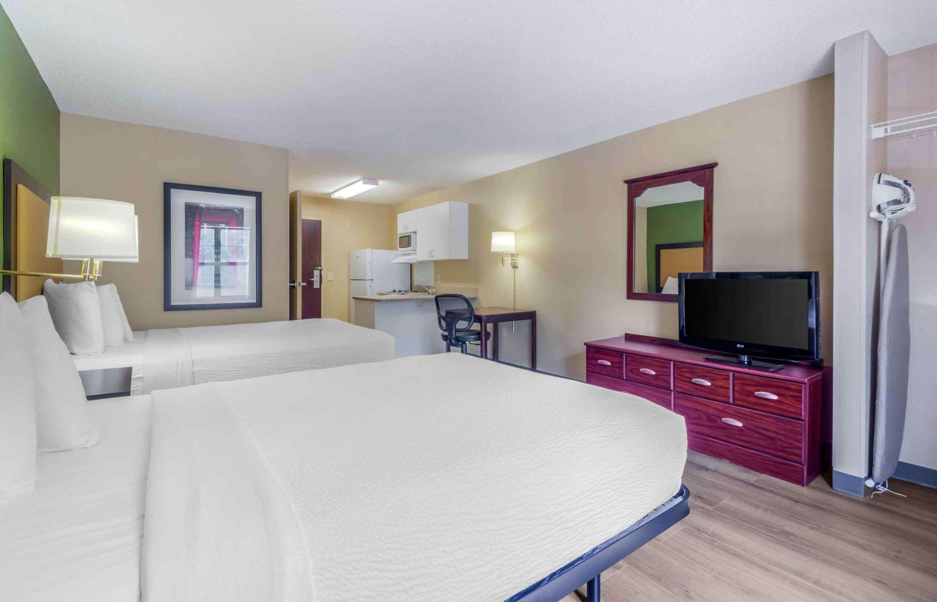 Studio with 2 Double Beds - Non-Smoking - Photo 2