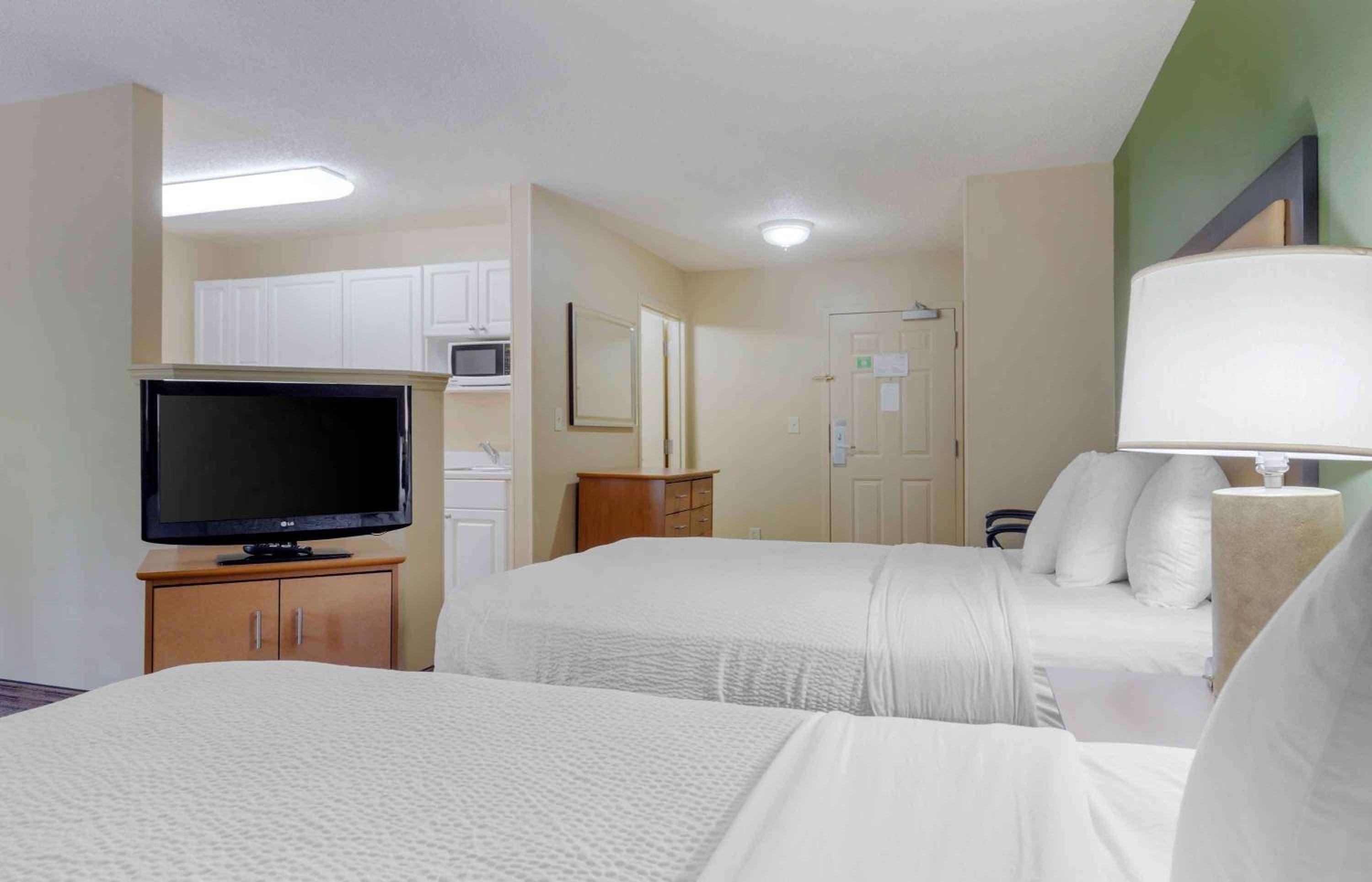 Deluxe Studio with 2 Double Beds - Non-Smoking - Photo 6