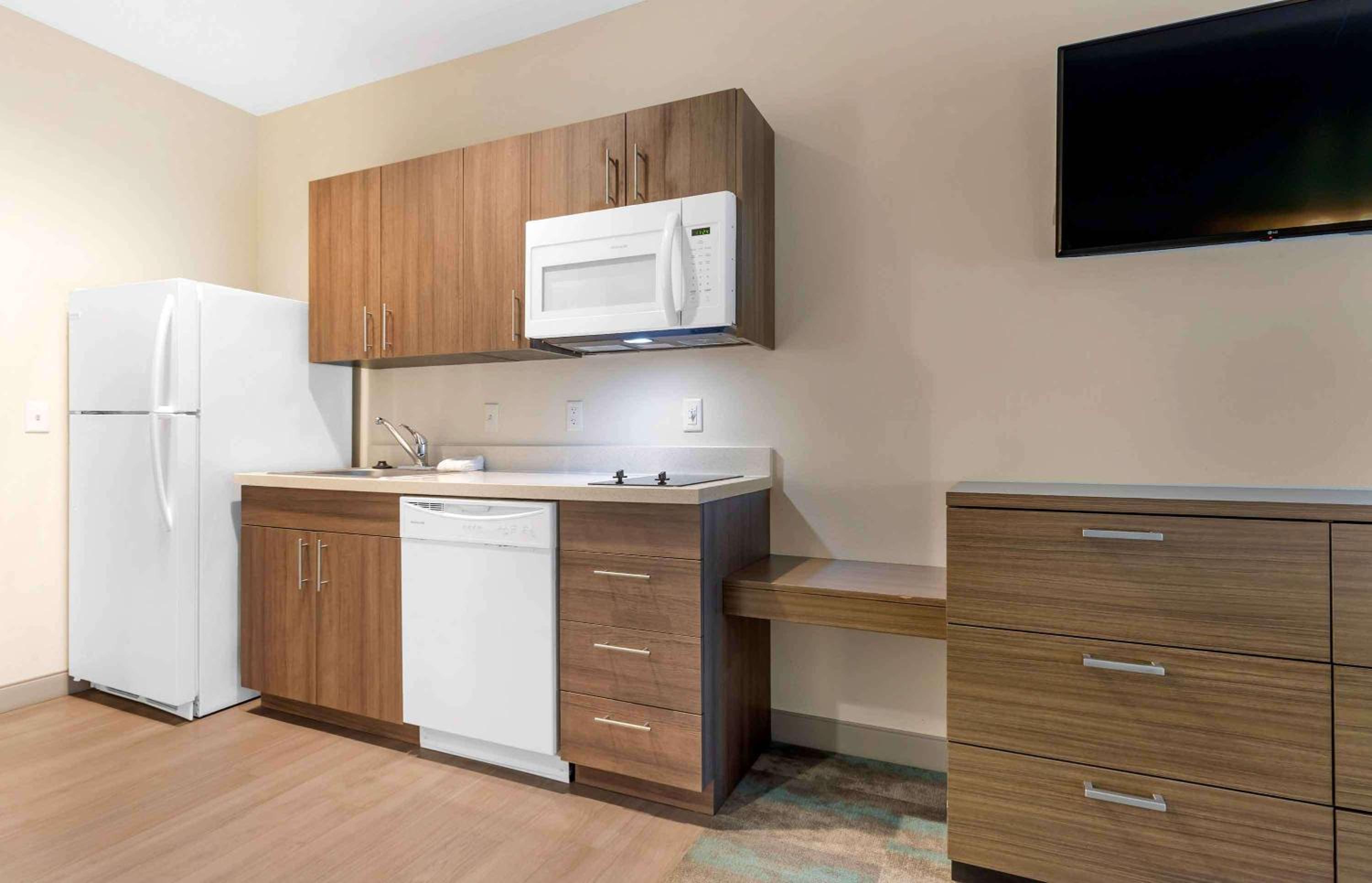 Superior Studio with 2 Queen beds - Non-Smoking photo 2