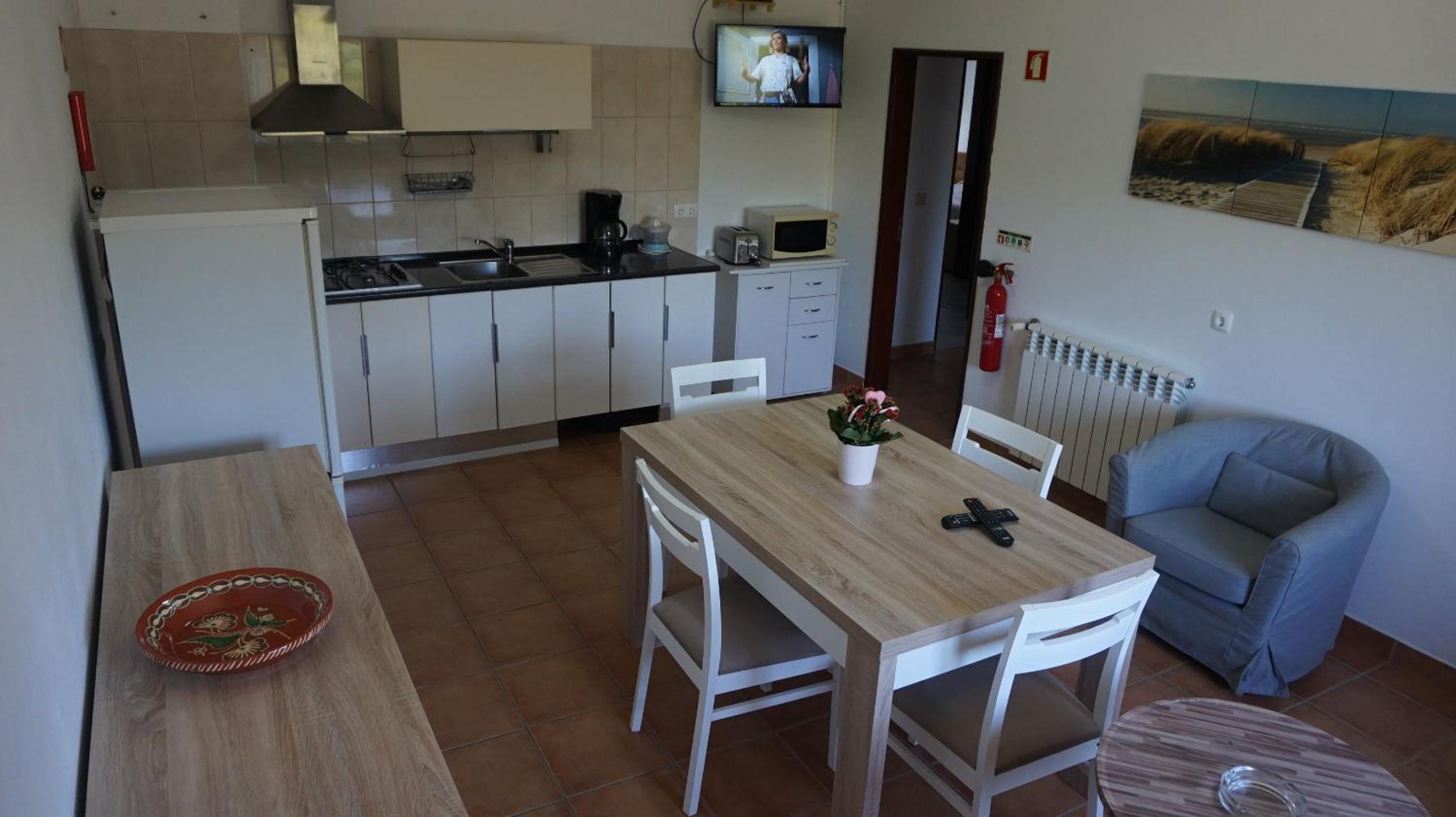 Two-Bedroom Apartment with Sea View - First Floor - Photo 6