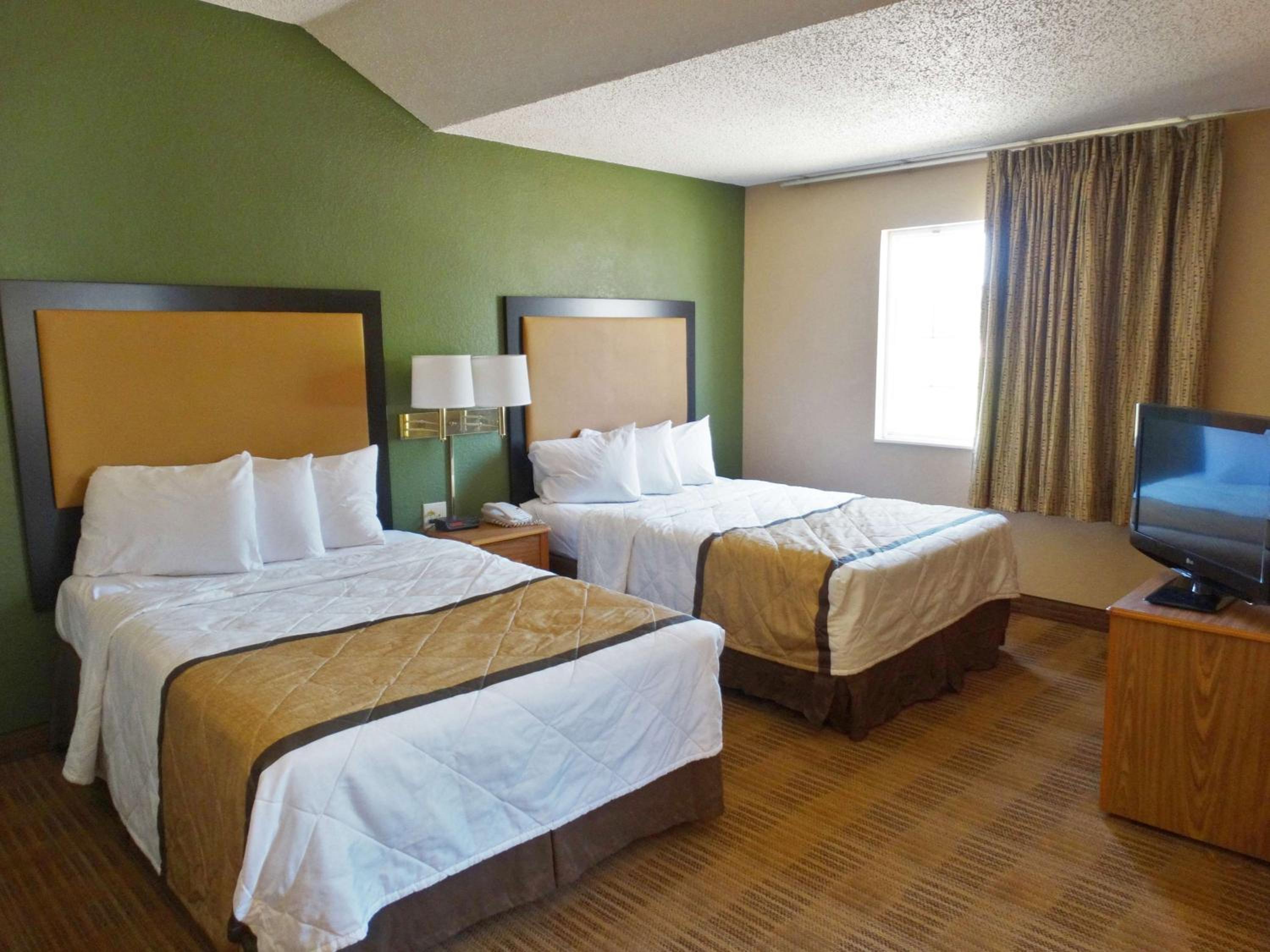 Deluxe Studio with 2 Double Beds - Non-Smoking