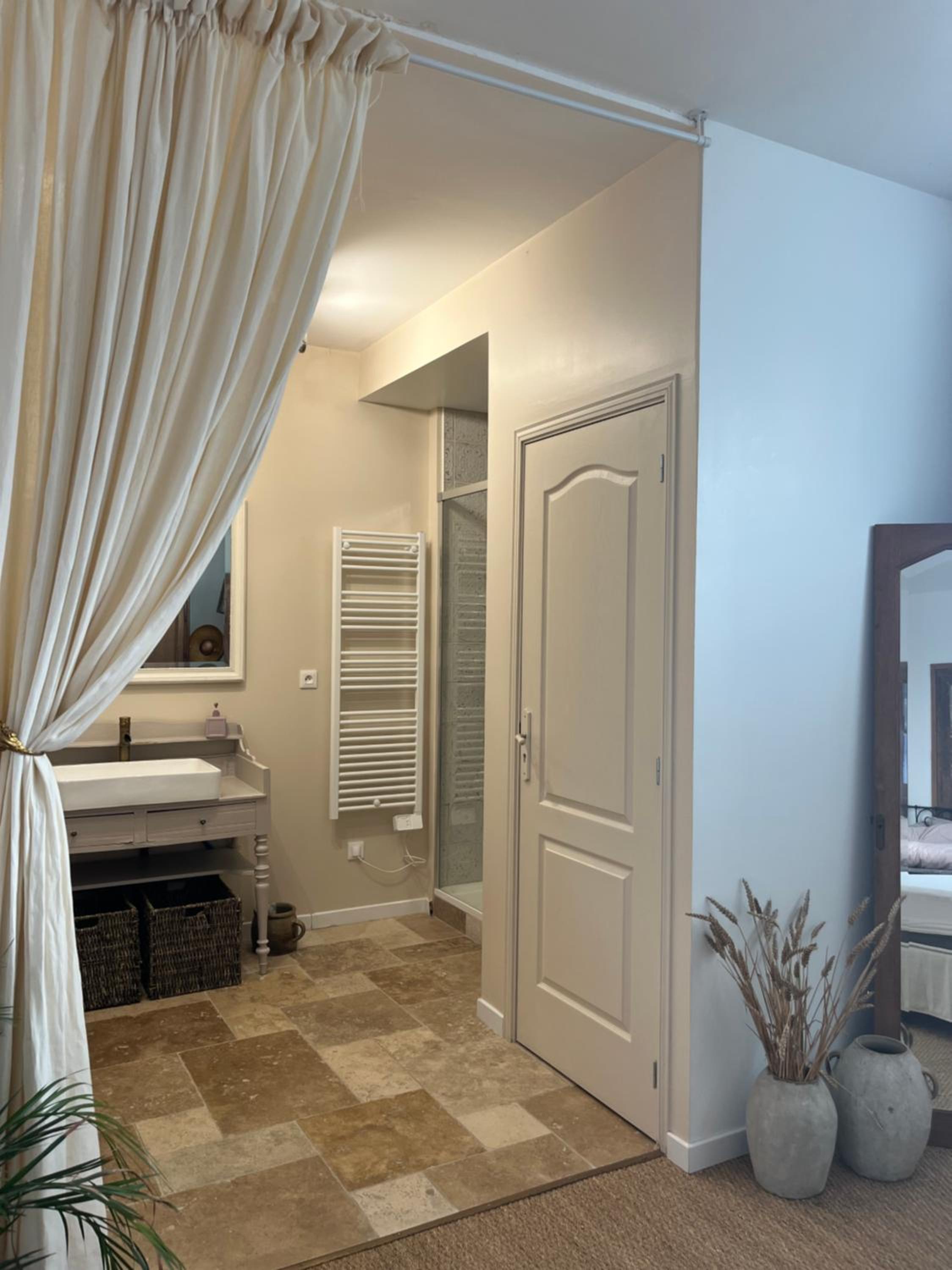 Double Room with Pool View - Photo 21