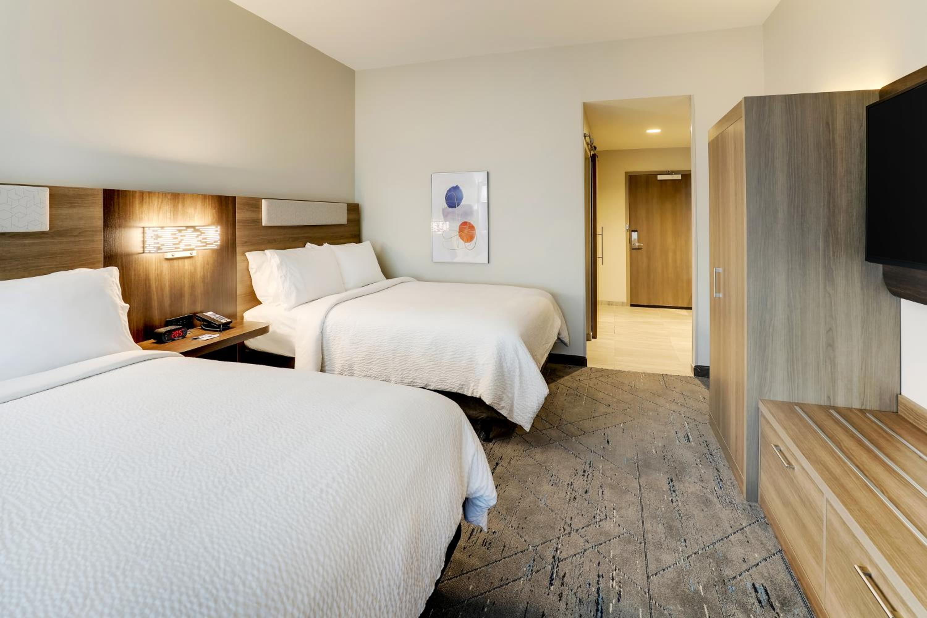 Standard Queen Room with Two Queen Beds - Communications and Mobility Accessible - Photo 1