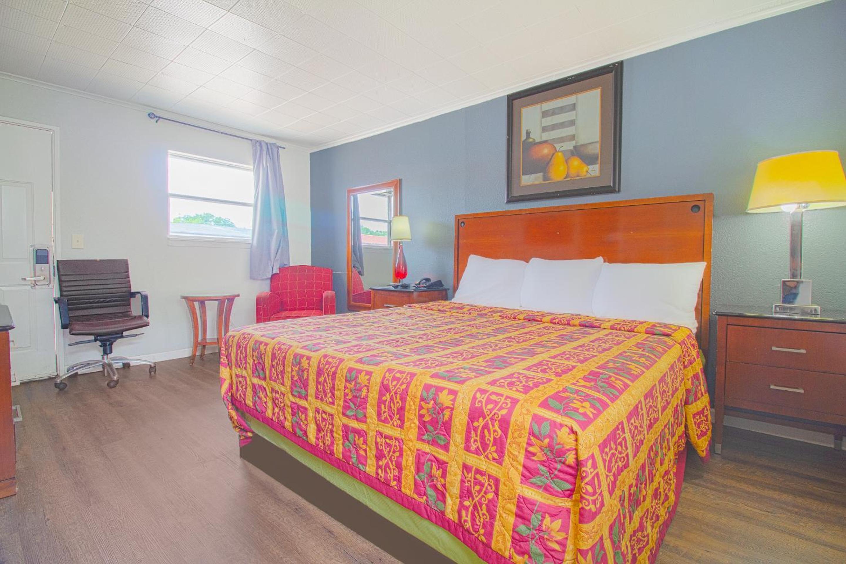 King Bed photo 2