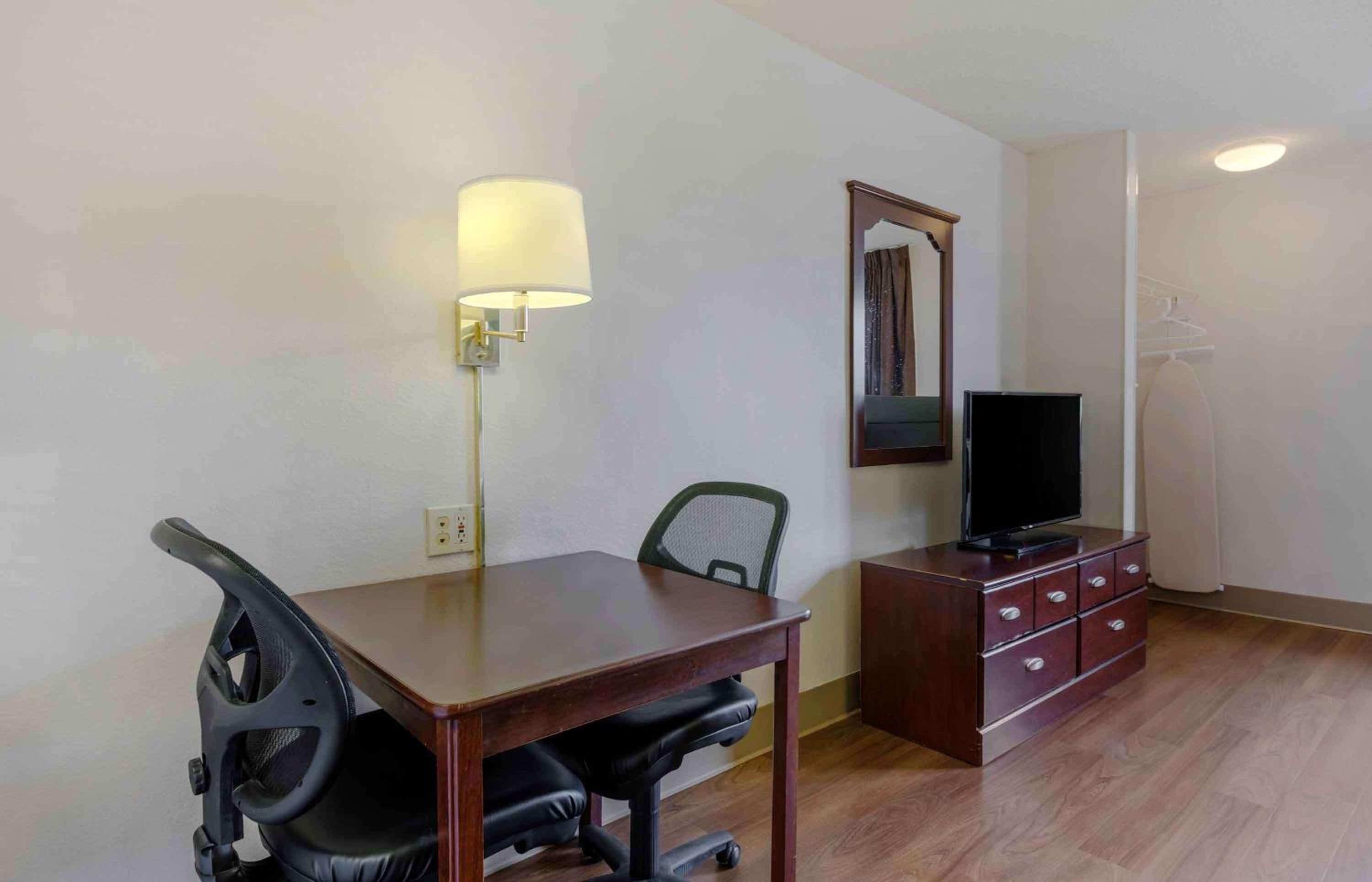 Studio with 2 Double Beds - Non-Smoking - Photo 13