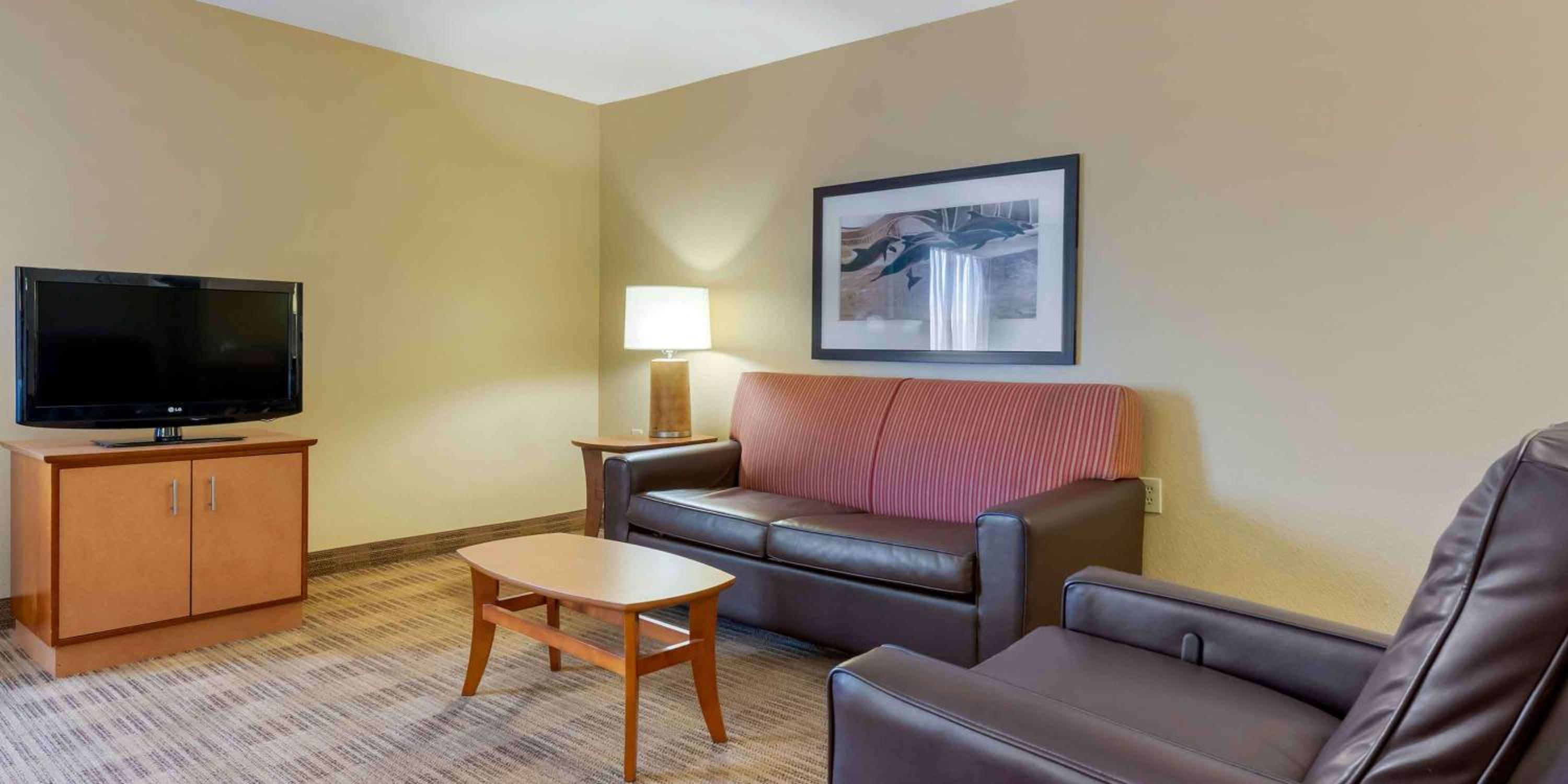 Deluxe Studio with Two Double Beds - Non-Smoking photo 3