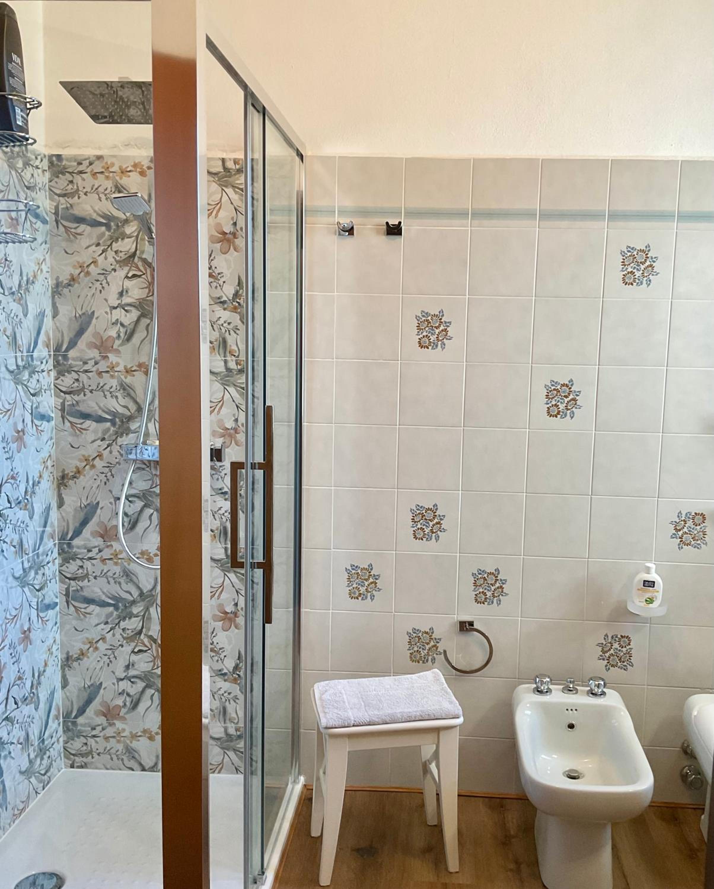 Double Room - Photo 15