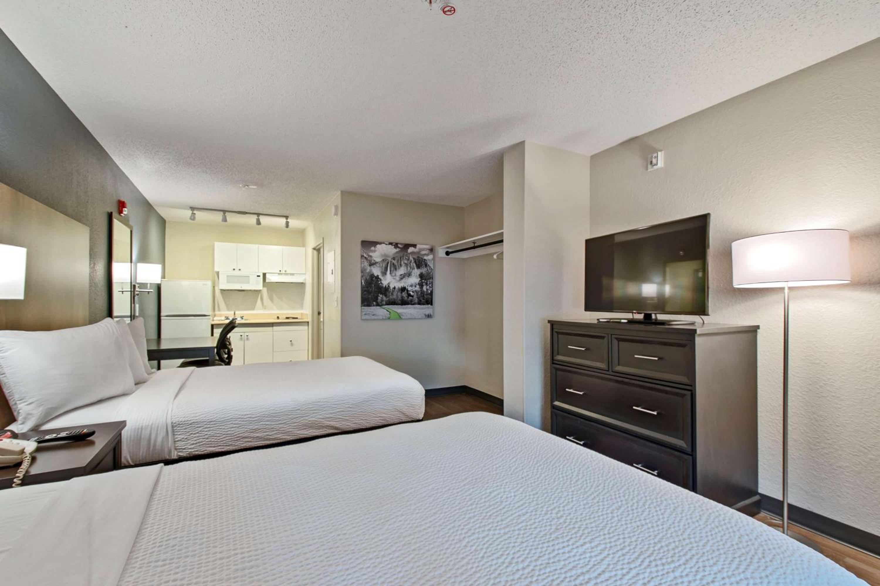Studio with 2 Double Beds - Hearing Accessible - Non-Smoking - Photo 5